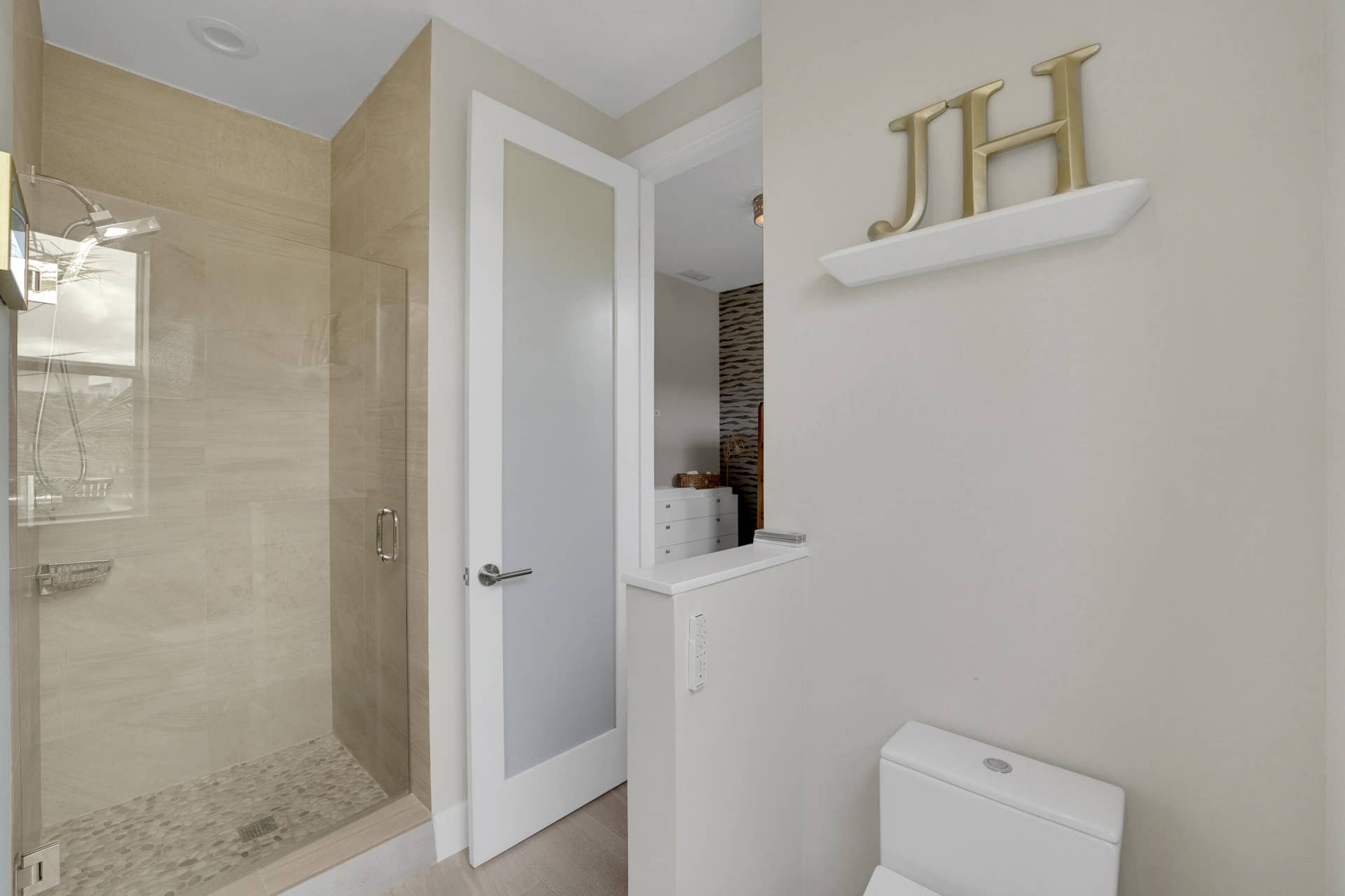 502 NE 7th Avenue, #Unit 1, Fort Lauderdale, FL 33301 Guest Bathroom