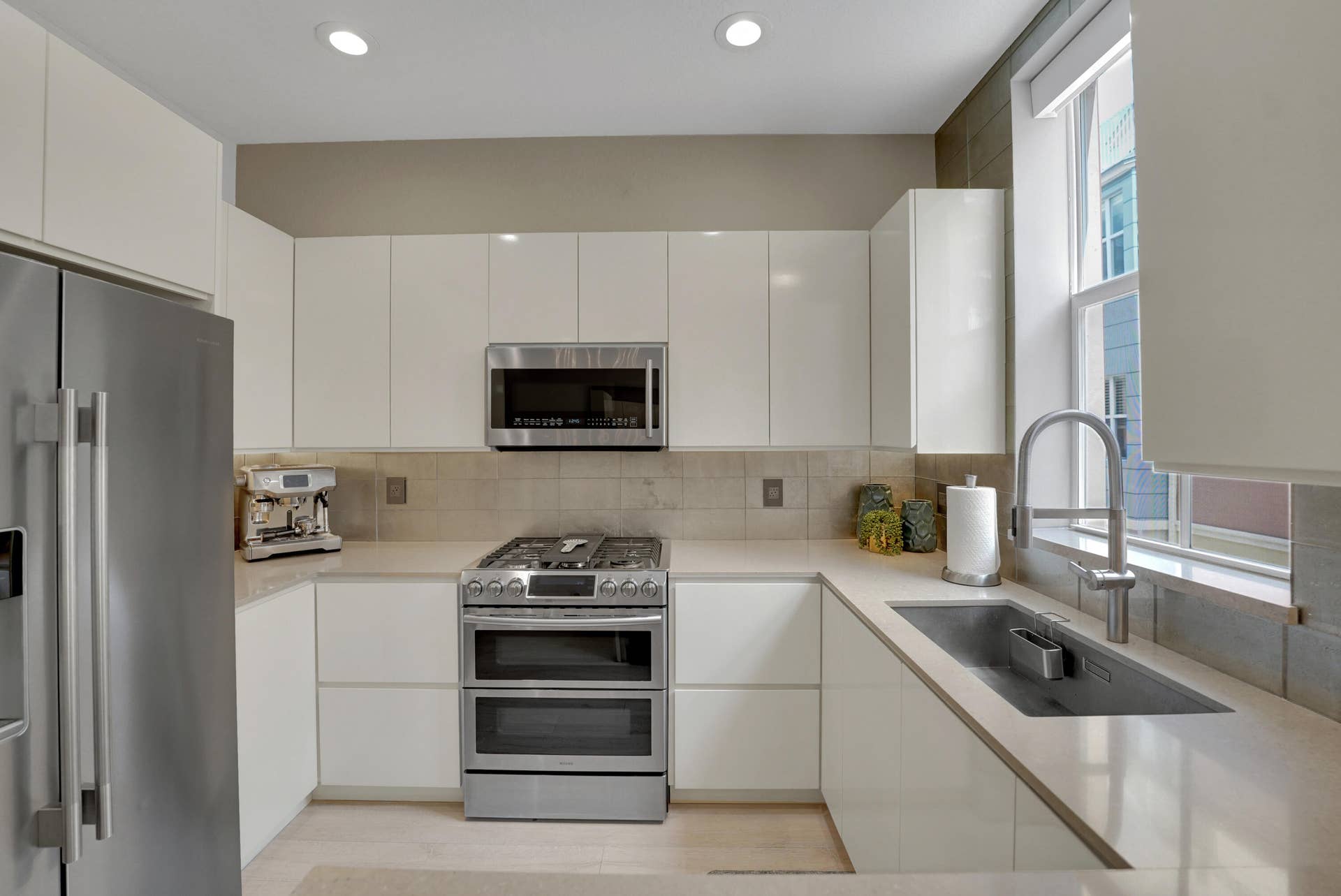 502 NE 7th Avenue, #Unit 1, Fort Lauderdale, FL 33301 Kitchen