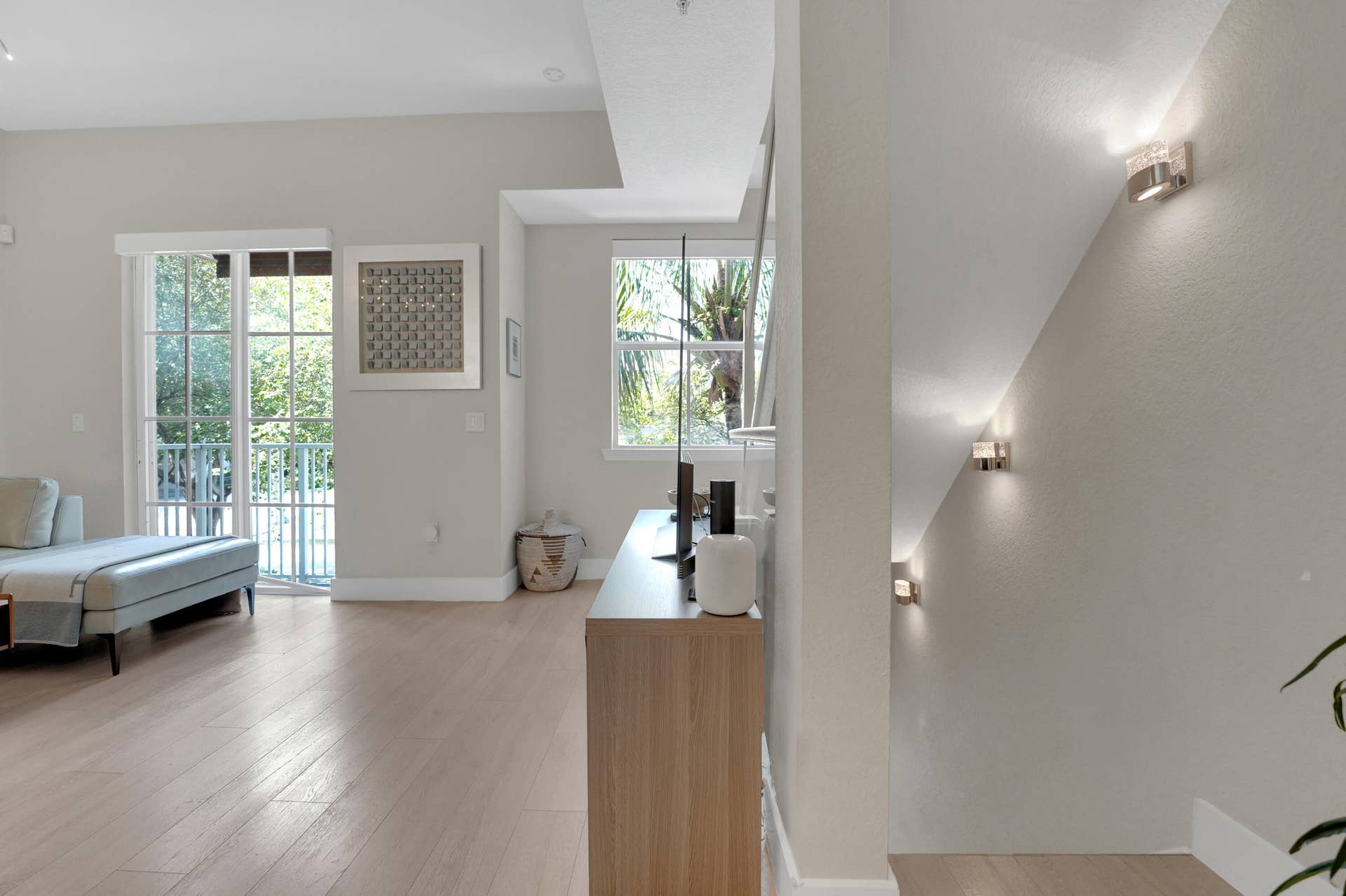 502 NE 7th Avenue, #Unit 1, Fort Lauderdale, FL 33301 Living Room