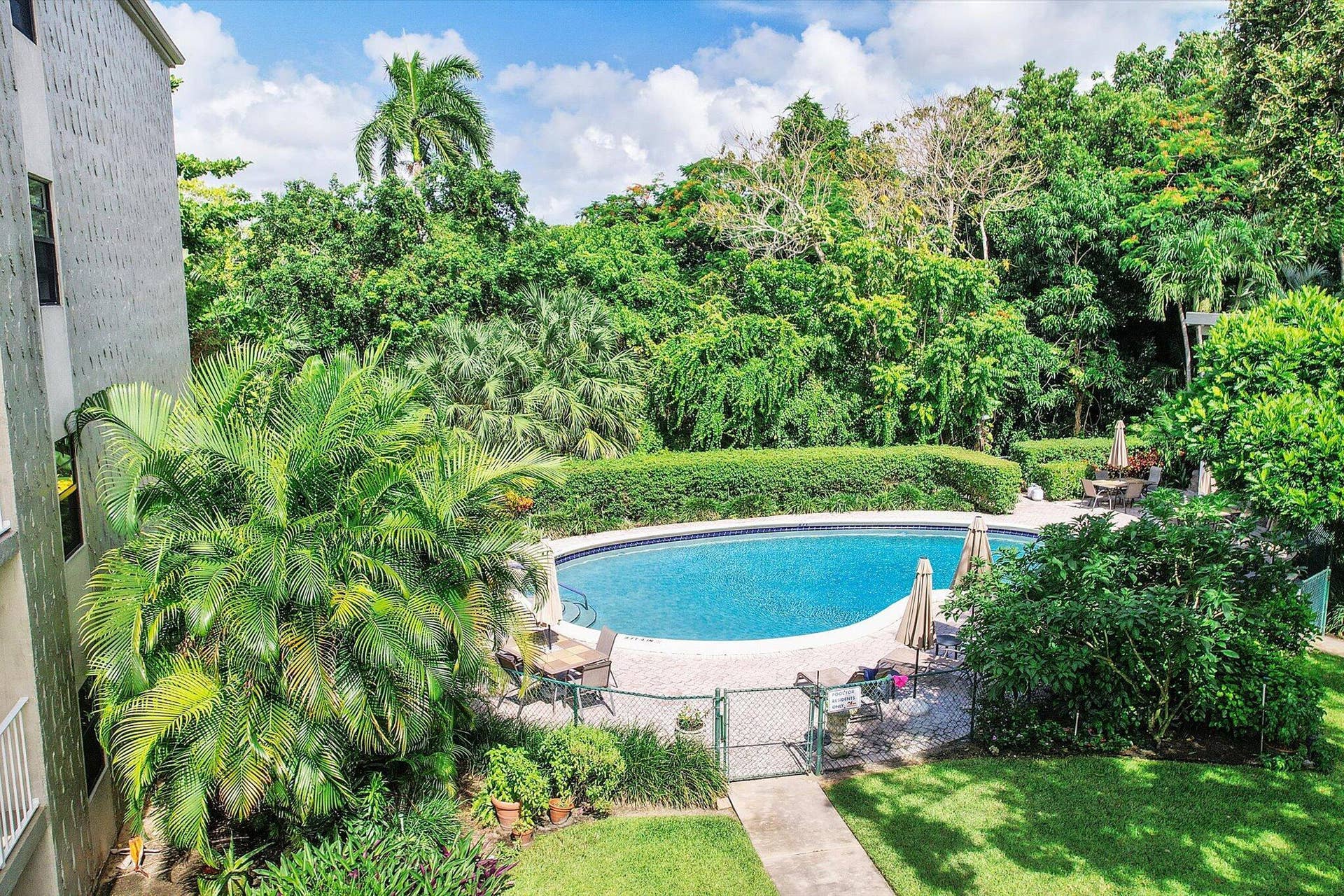 501 SW 11th Place, #418, Boca Raton, FL 33432 Community Pool