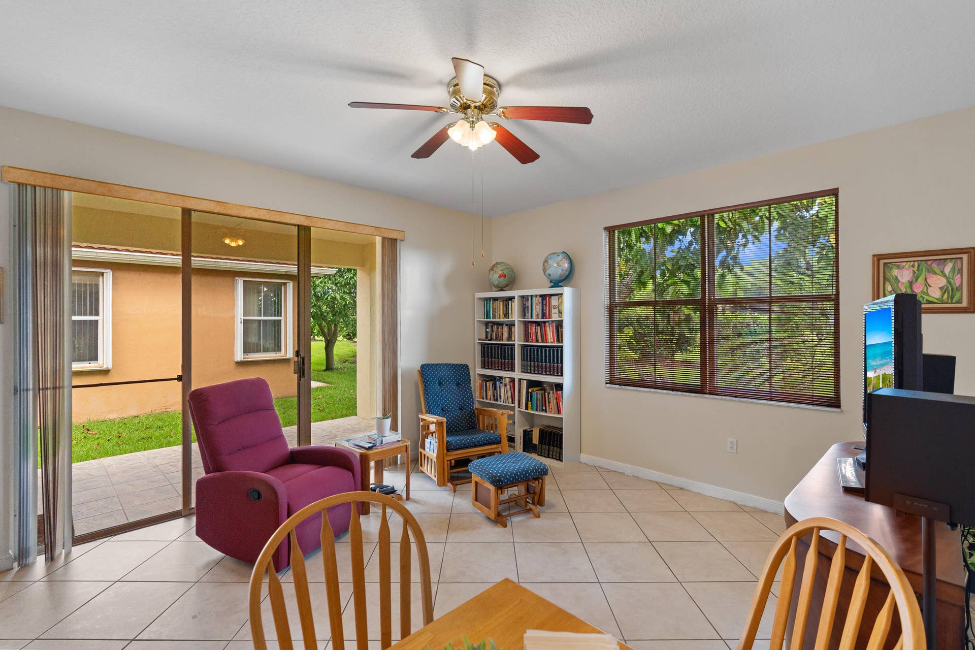 2311 SW 125th Avenue, Miramar, FL 33027 Family Room Opens to the Covered Patio