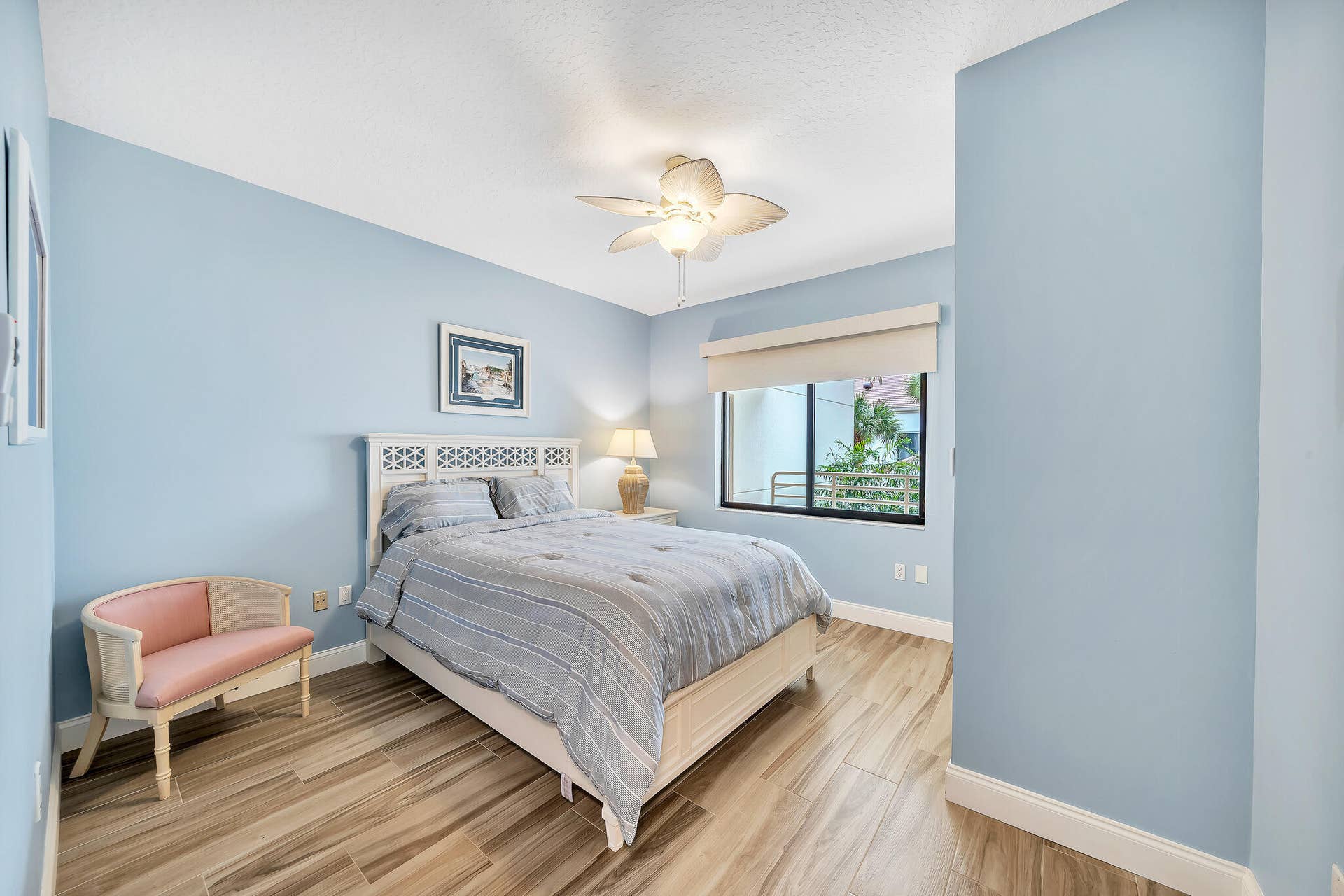 827 OAK HARBOUR Drive, Juno Beach, FL 33408 15 Guest Bedroom (1)
