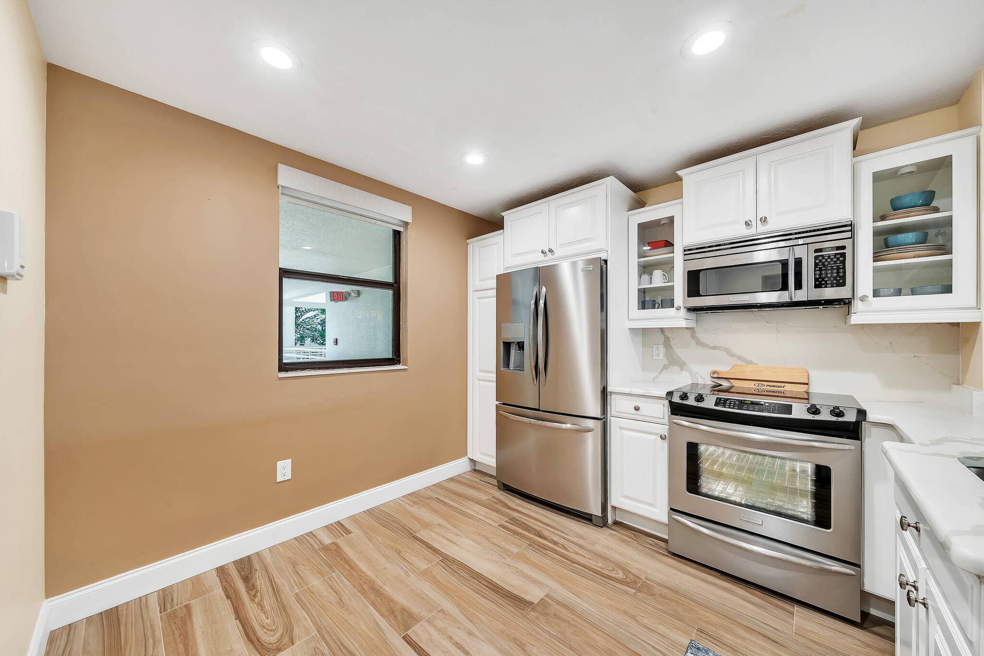 827 OAK HARBOUR Drive, Juno Beach, FL 33408 4 Kitchen (3)