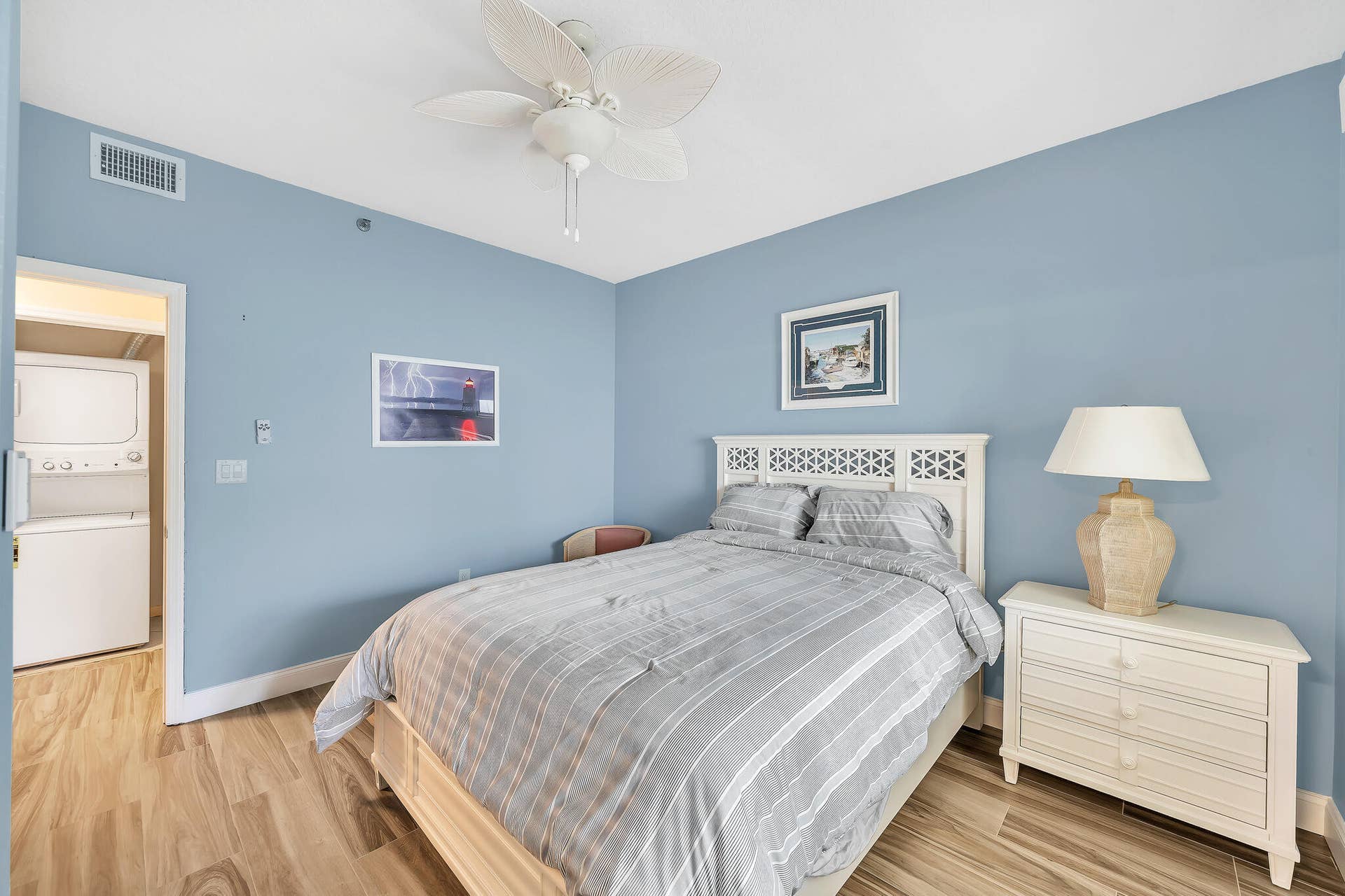 827 OAK HARBOUR Drive, Juno Beach, FL 33408 15 Guest Bedroom (5)