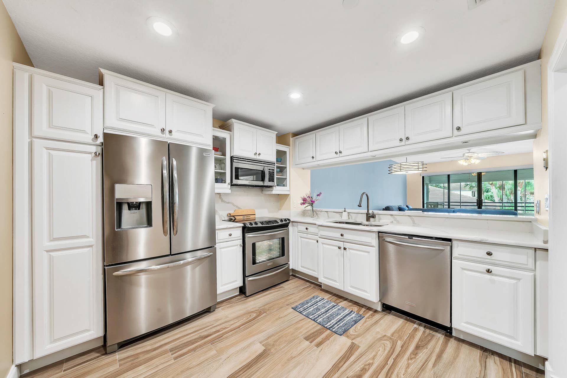 827 OAK HARBOUR Drive, Juno Beach, FL 33408 4 Kitchen (4)