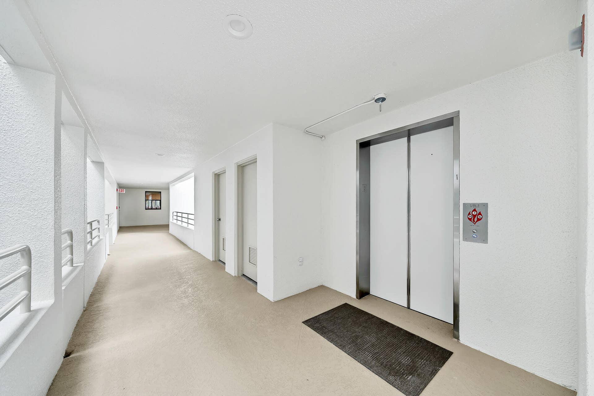827 OAK HARBOUR Drive, Juno Beach, FL 33408 20 Elevator (1)