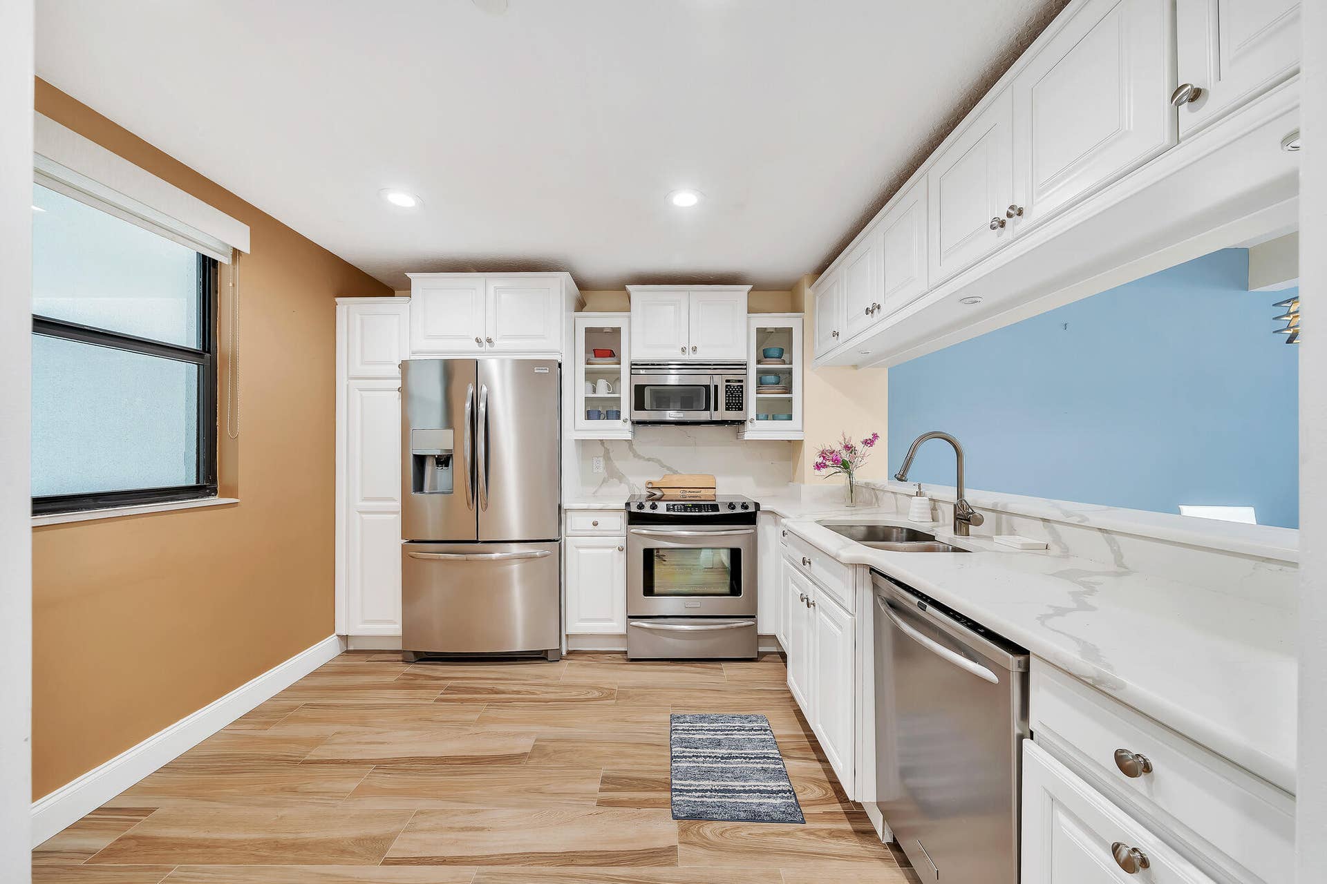827 OAK HARBOUR Drive, Juno Beach, FL 33408 4 Kitchen (1)