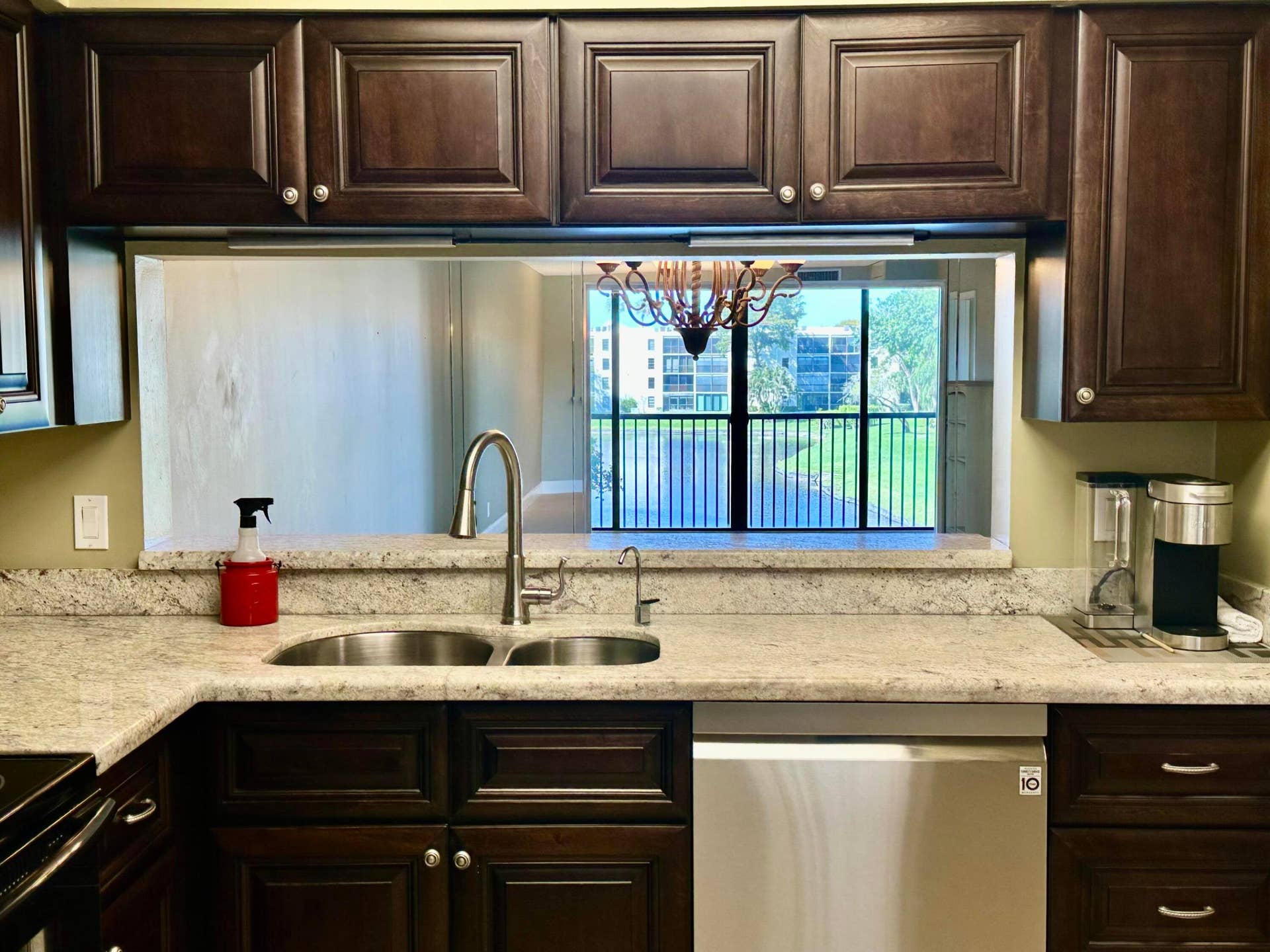 14460 Strathmore Lane, #306, Delray Beach, FL 33446 gorgeous updated kitchen