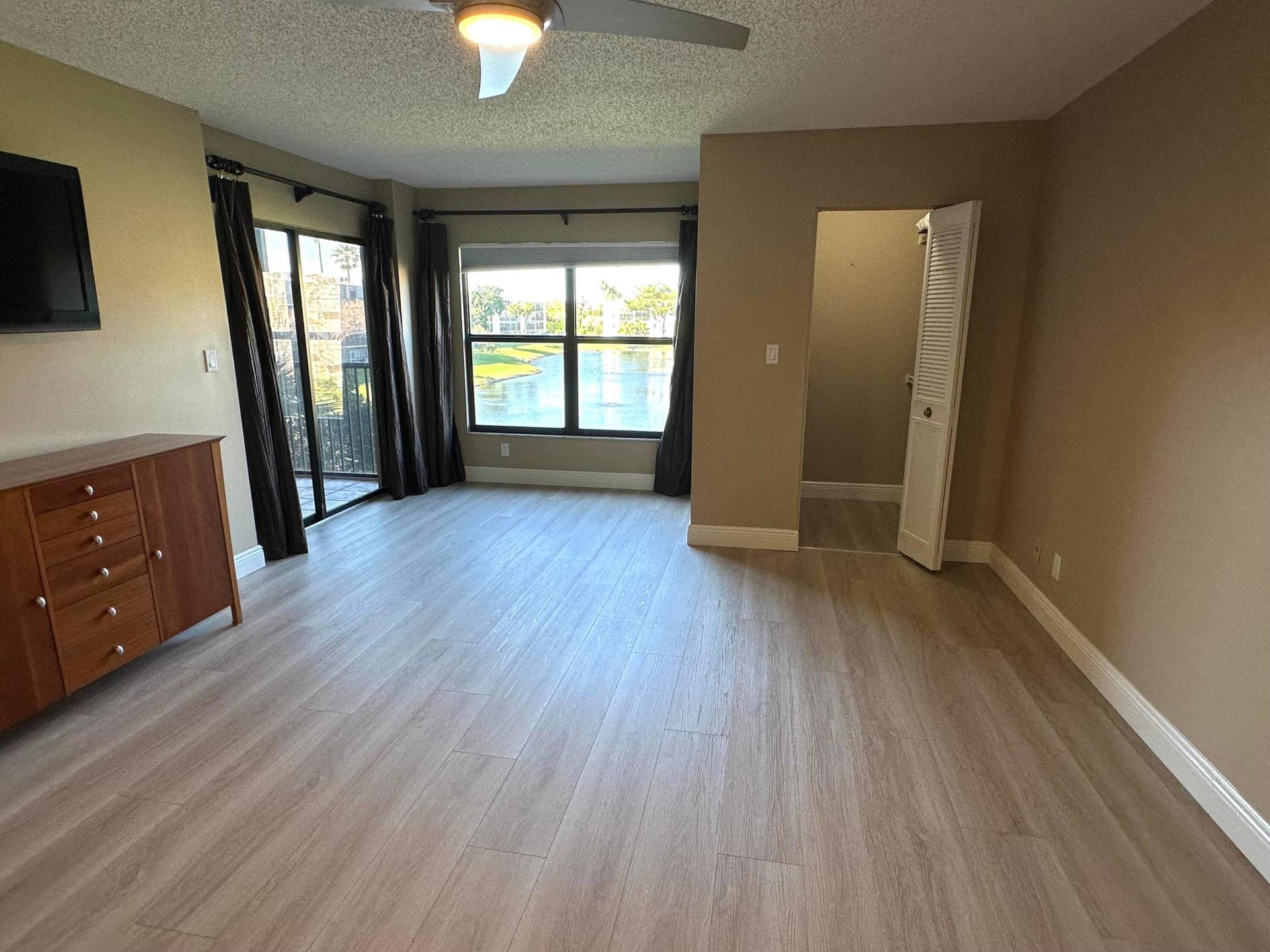 14460 Strathmore Lane, #306, Delray Beach, FL 33446 large primary bedroom