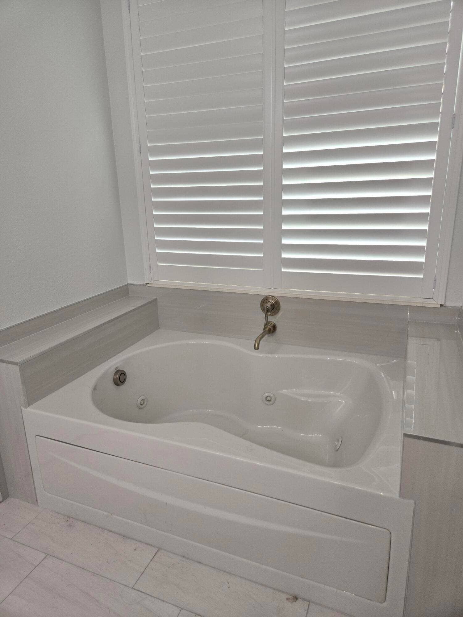 Bath Master - tub