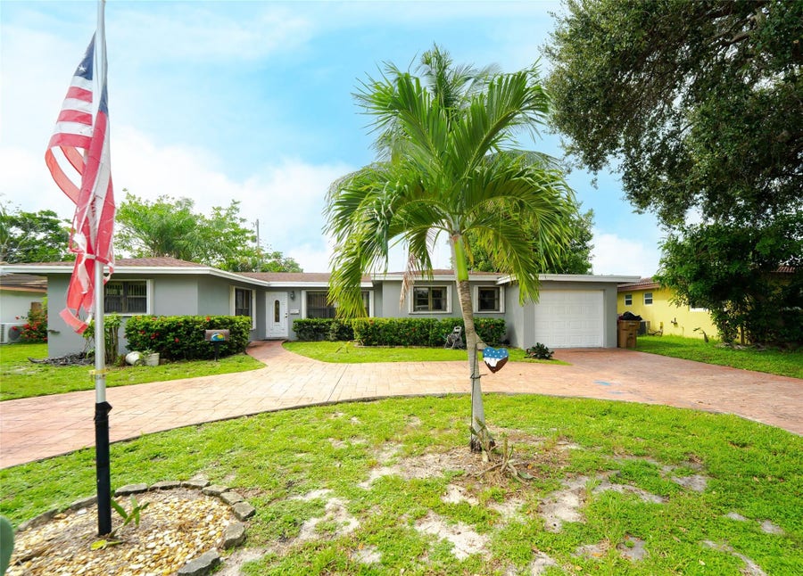 Property photo for 816 SE 13TH Court, Deerfield Beach, FL
