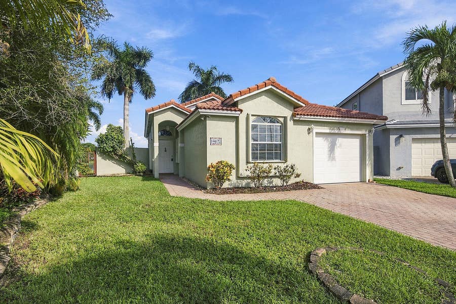 Property photo for 10627 NW 7TH Street, Pembroke Pines, FL