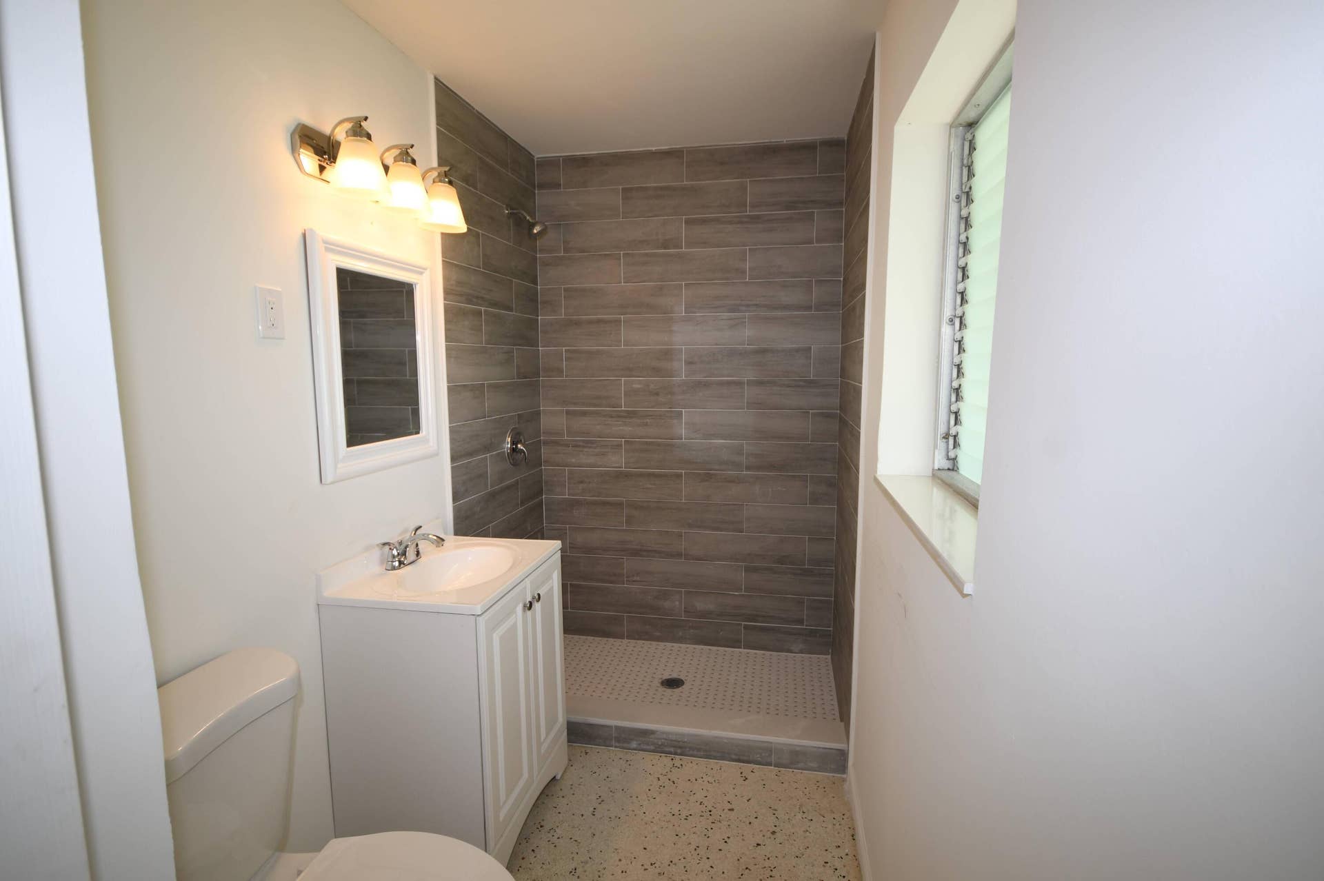 1216 Cabana Road, #2, Singer Island, FL 33404 bath
