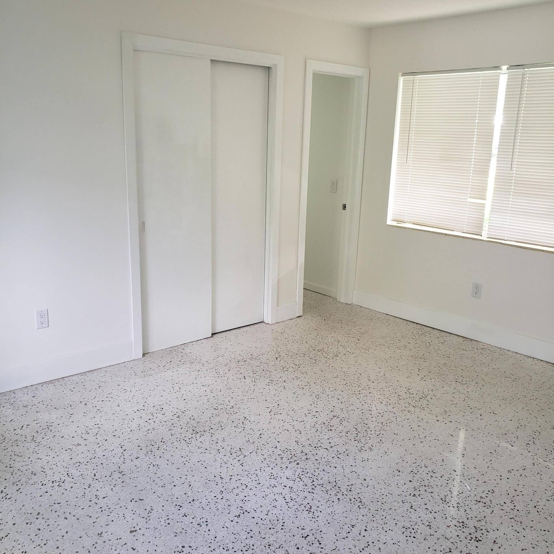 1216 Cabana Road, #2, Singer Island, FL 33404 se corner room