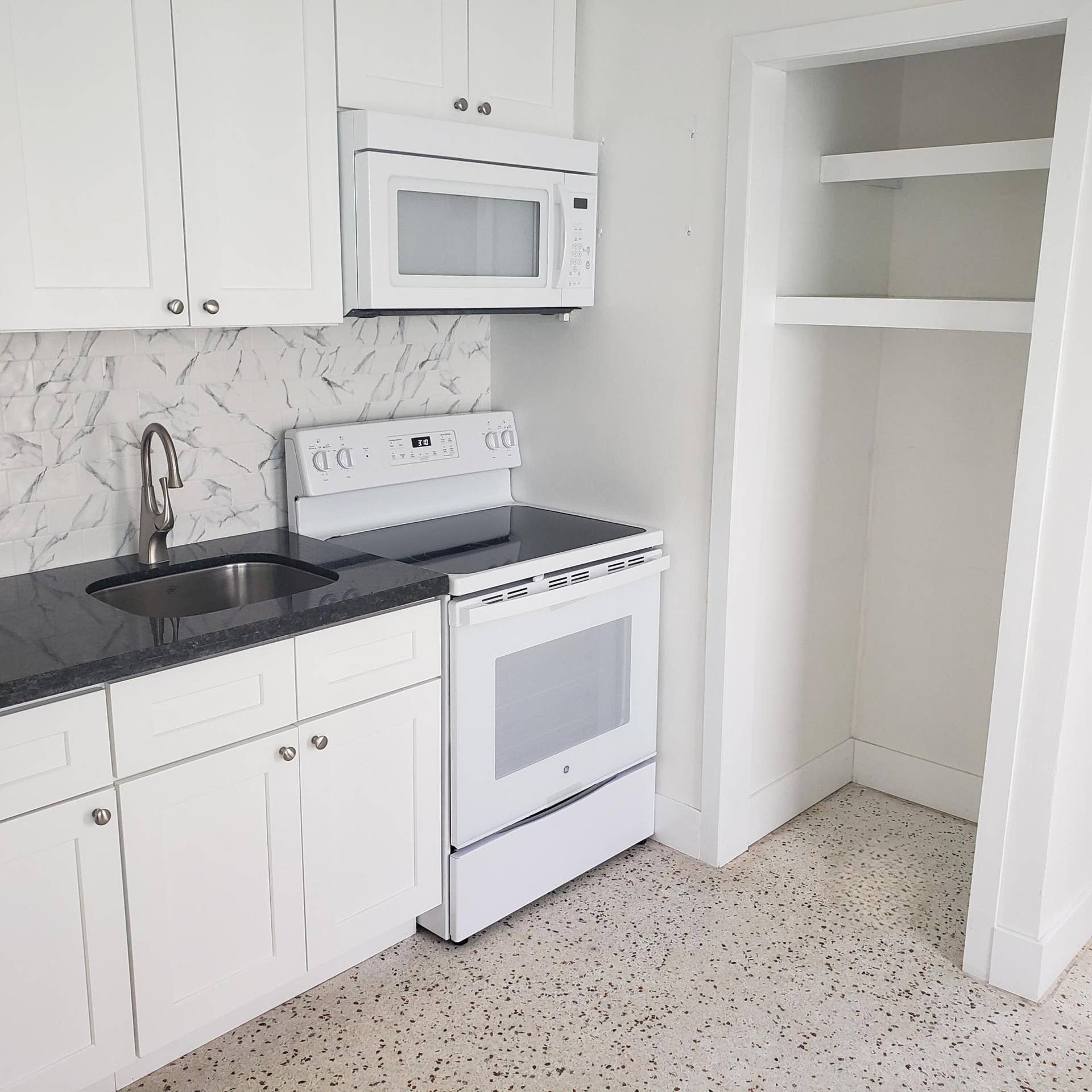 1216 Cabana Road, #2, Singer Island, FL 33404 kitchen.
