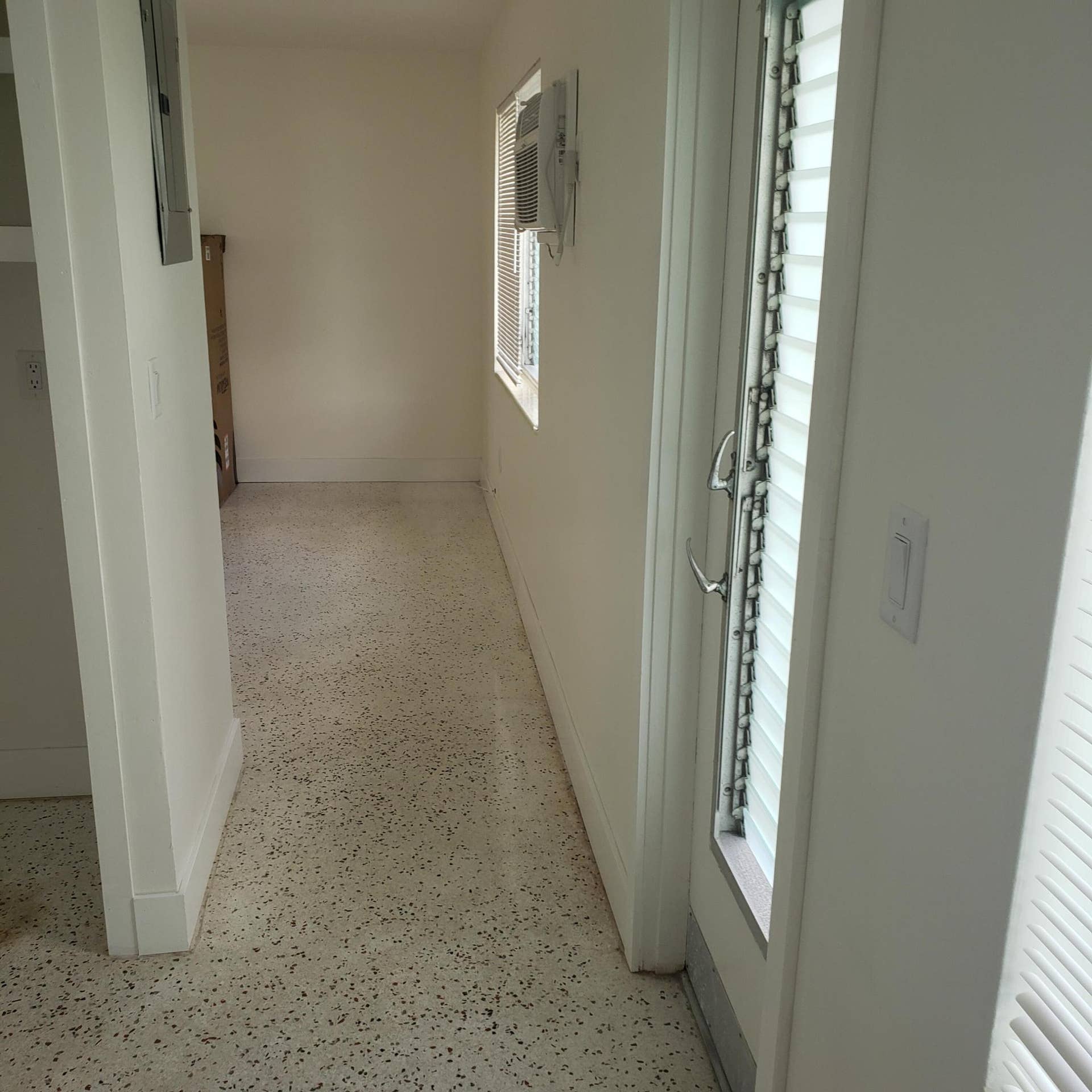 1216 Cabana Road, #2, Singer Island, FL 33404 hall