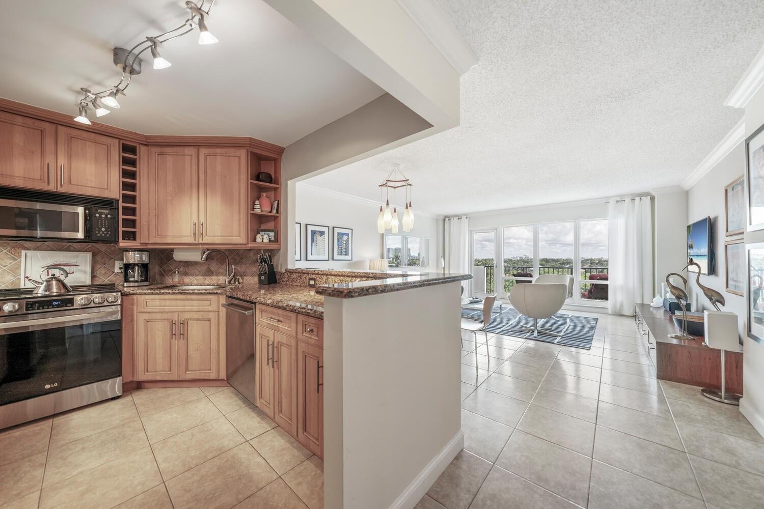 340 Sunset Drive, #806, Fort Lauderdale, FL 33301 Photo 11