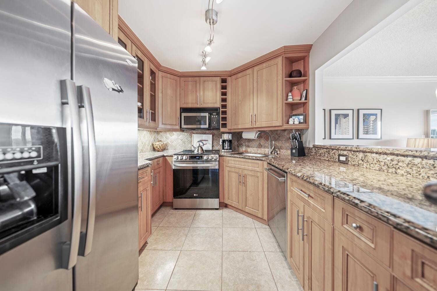 340 Sunset Drive, #806, Fort Lauderdale, FL 33301 Photo 10