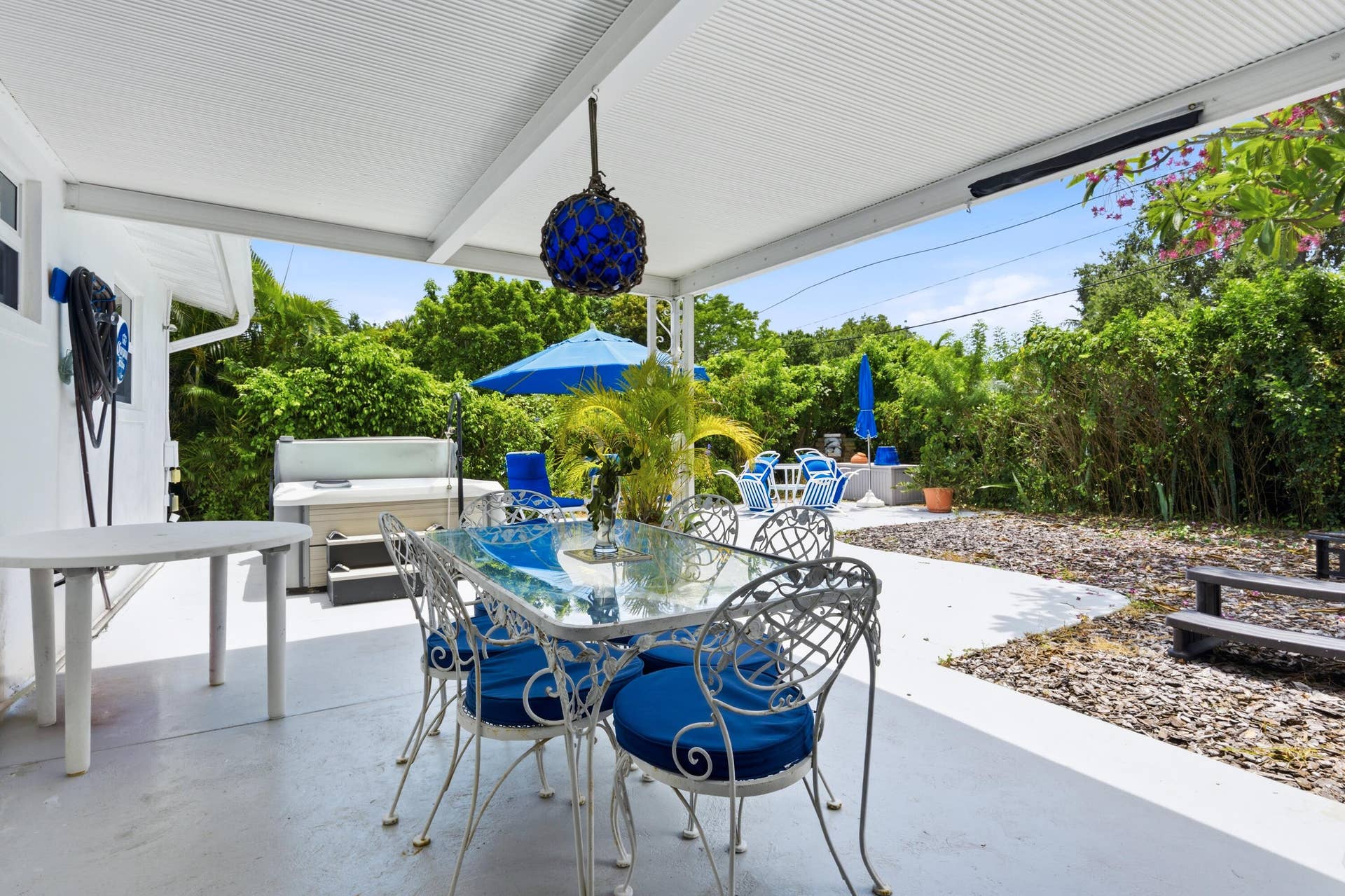 COVERED PATIO