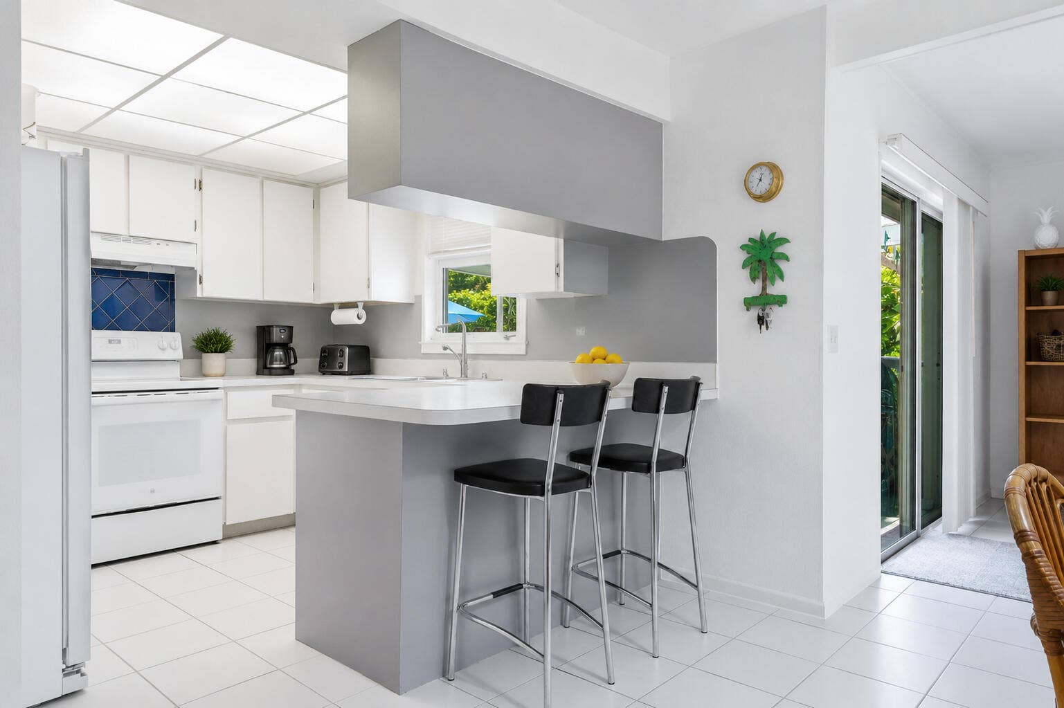 VIRTUAL STAGED KITCHEN