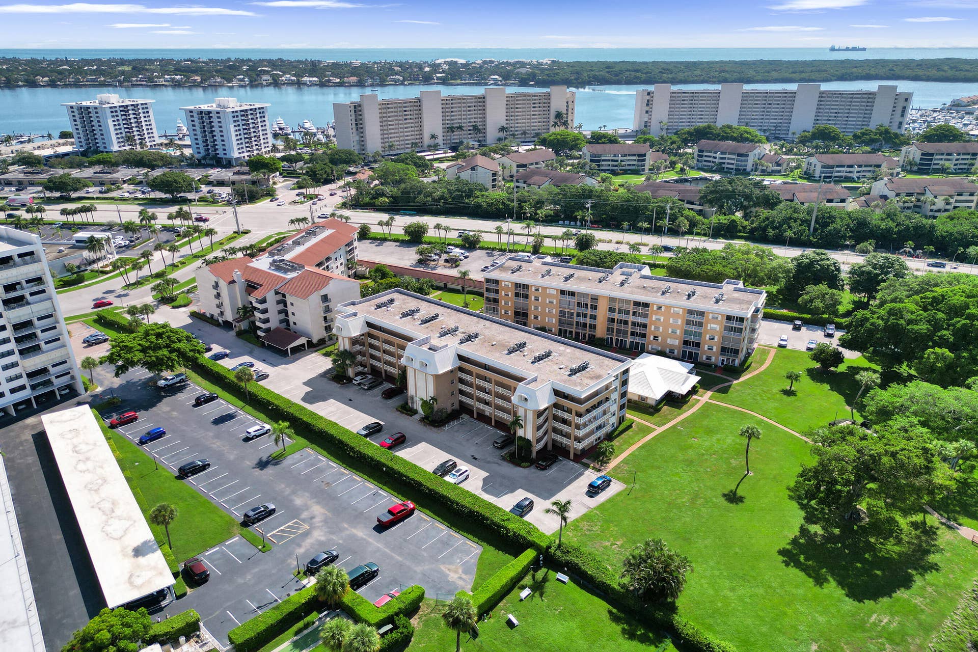 308 GOLFVIEW Road, #406, North Palm Beach, FL 33408 DJI_0514