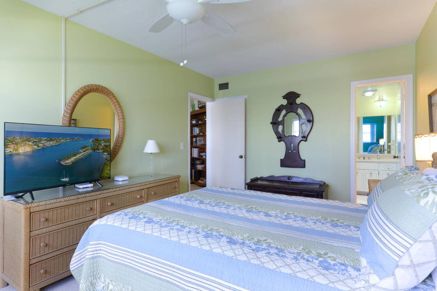 28 Yacht Club Drive, #109, North Palm Beach, North Palm Beach, FL 33408 MASTER BEDROOM