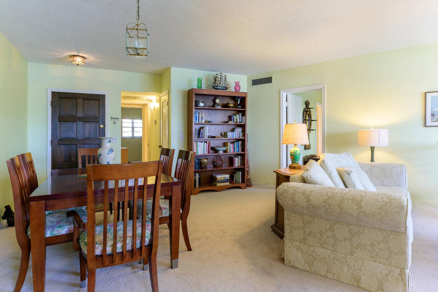 28 Yacht Club Drive, #109, North Palm Beach, North Palm Beach, FL 33408 DINING / FAMILY ROOM