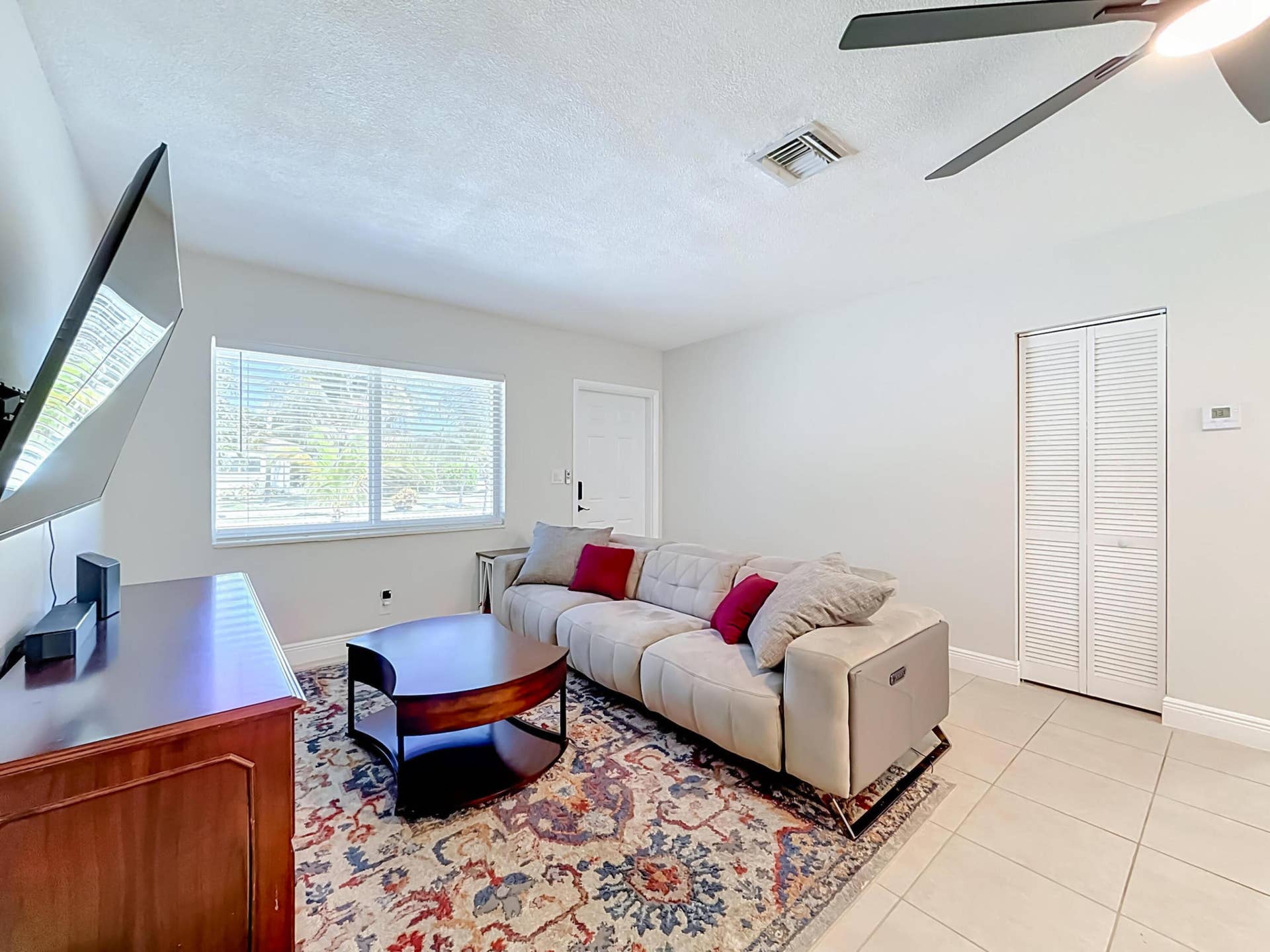 3801 NE 4th Avenue, Pompano Beach, FL 33064 06_beyc6a9564ccba9a4