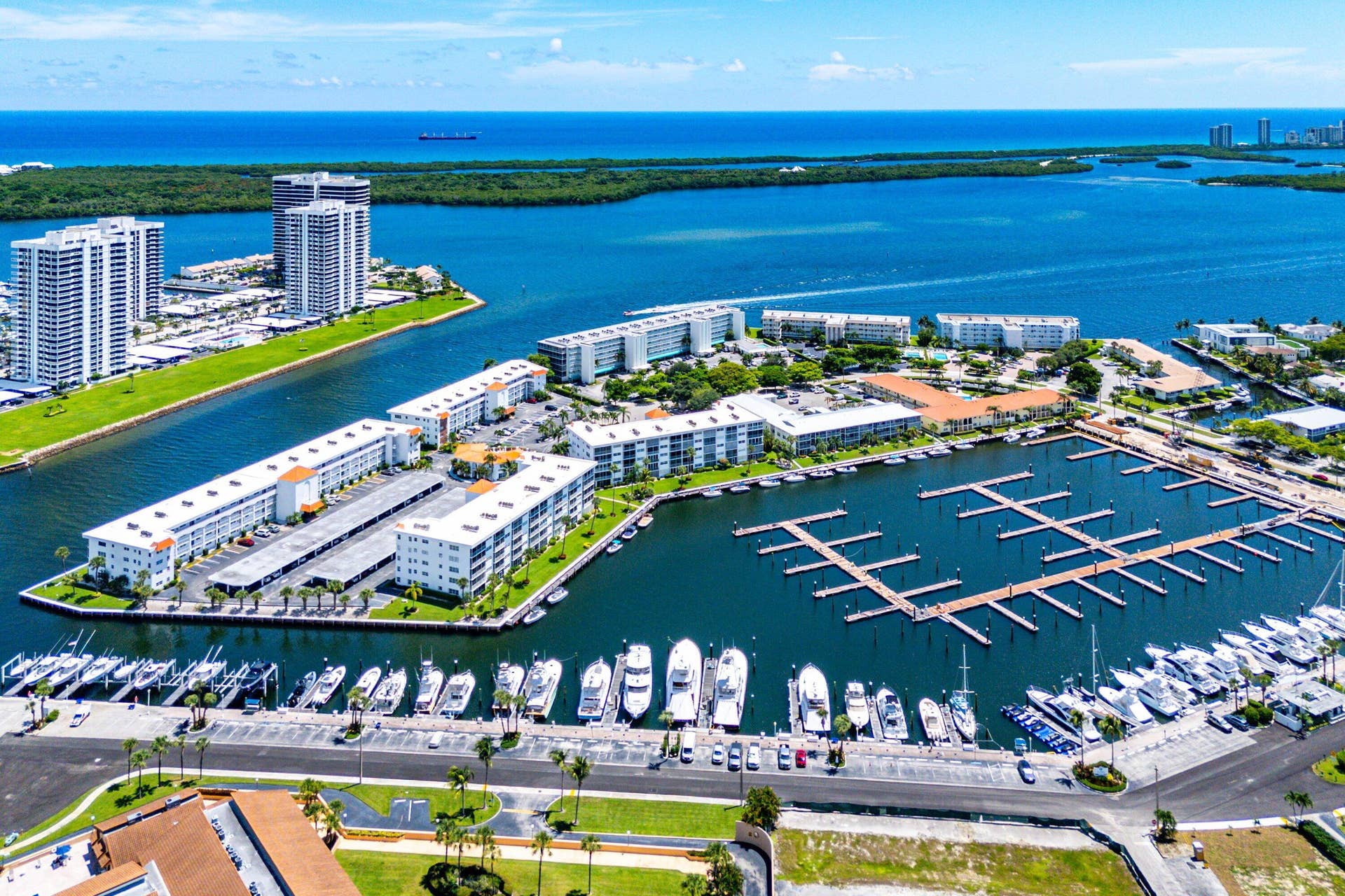 29 Yacht Club Drive, #304, North Palm Beach, FL 33408 049-29YachtClubDrive-304-NorthPalmBeach-