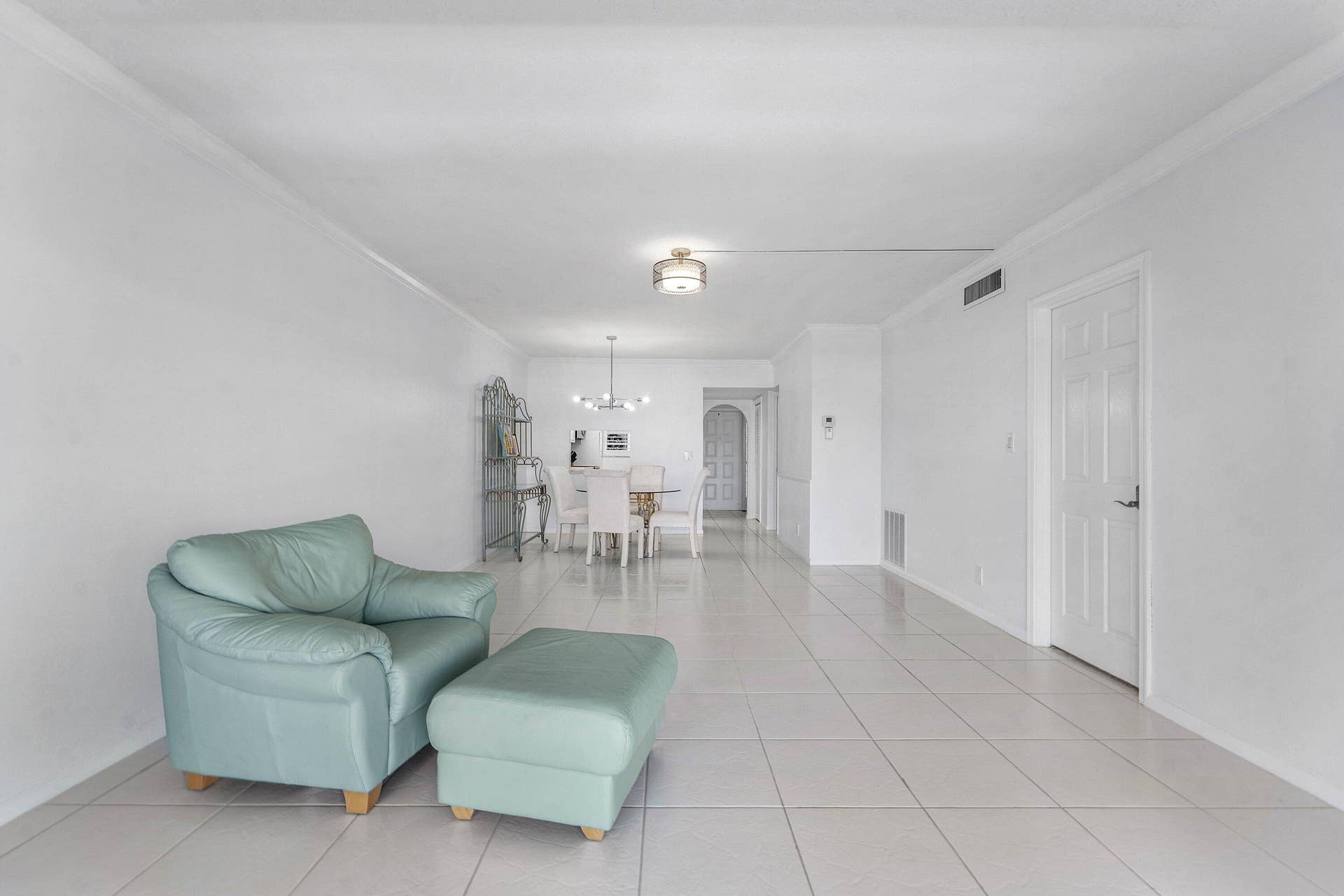 29 Yacht Club Drive, #304, North Palm Beach, FL 33408 008-29YachtClubDrive-304-NorthPalmBeach-