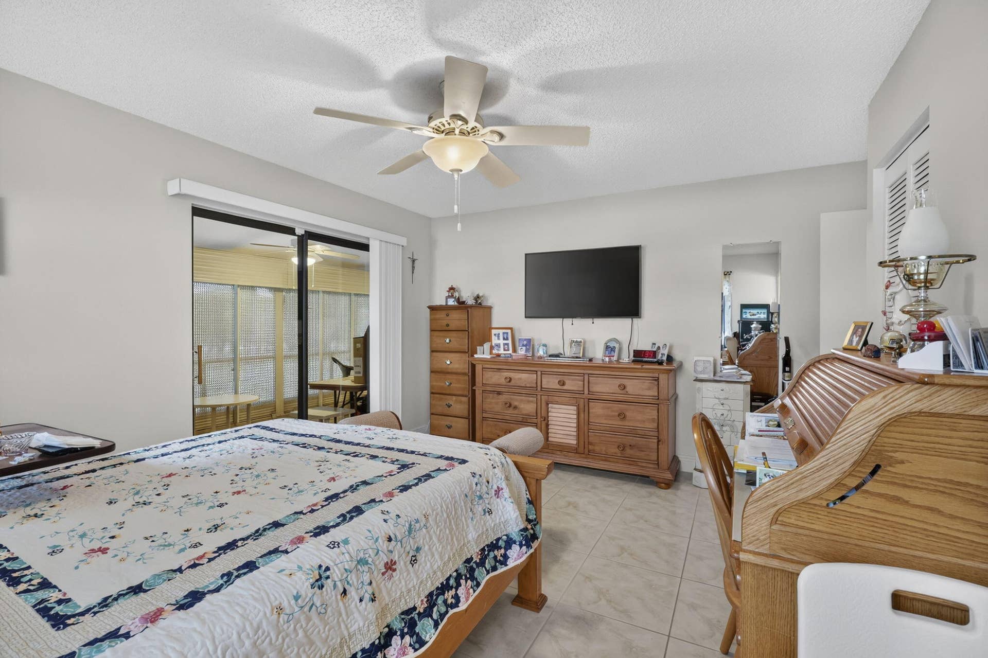 2641 Gately Drive W, #1301, West Palm Beach, FL 33415 26-web-or-mls-026_BS1A6403