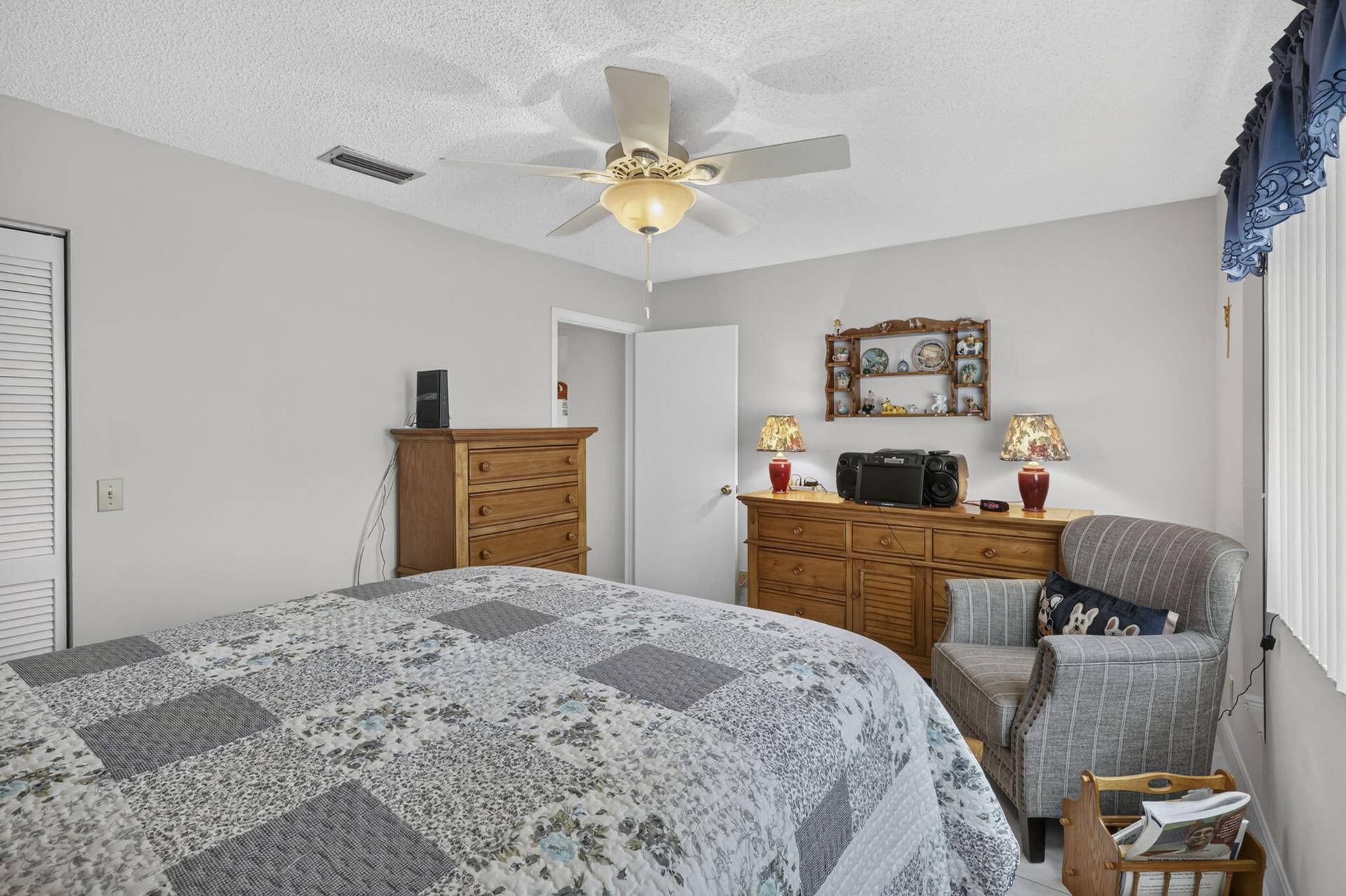2641 Gately Drive W, #1301, West Palm Beach, FL 33415 30-web-or-mls-029_BS1A6493