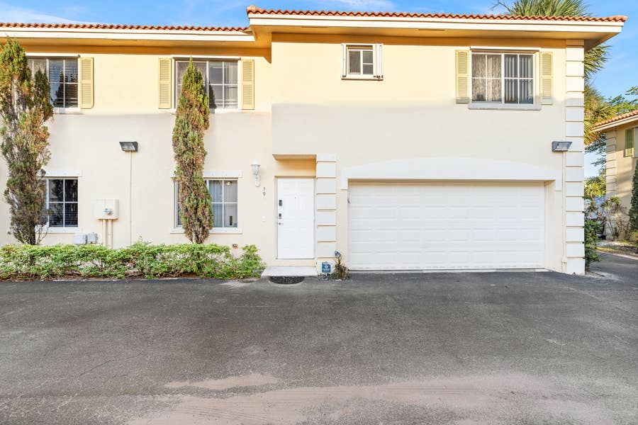 Property photo for 190 SE 2nd Street, Deerfield Beach, FL