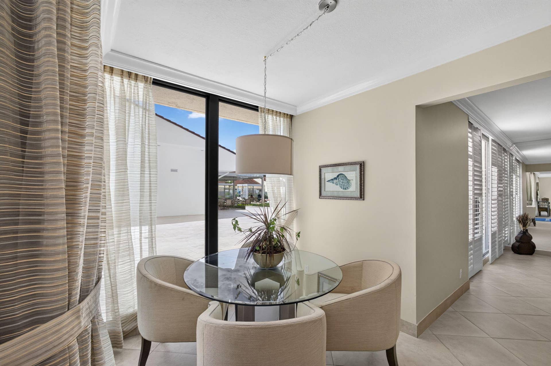 4100 N OCEAN Drive, #1904, Singer Island, FL 33404 Social Room