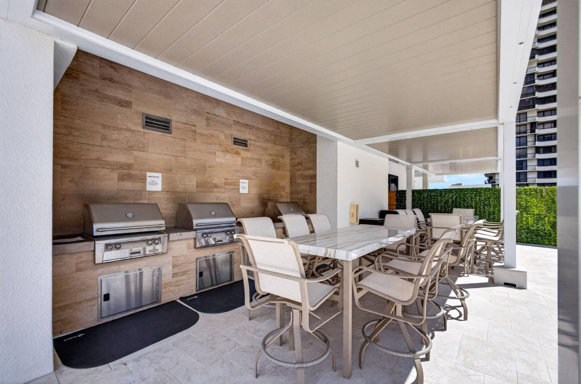 4100 N OCEAN Drive, #1904, Singer Island, FL 33404 Grill Area
