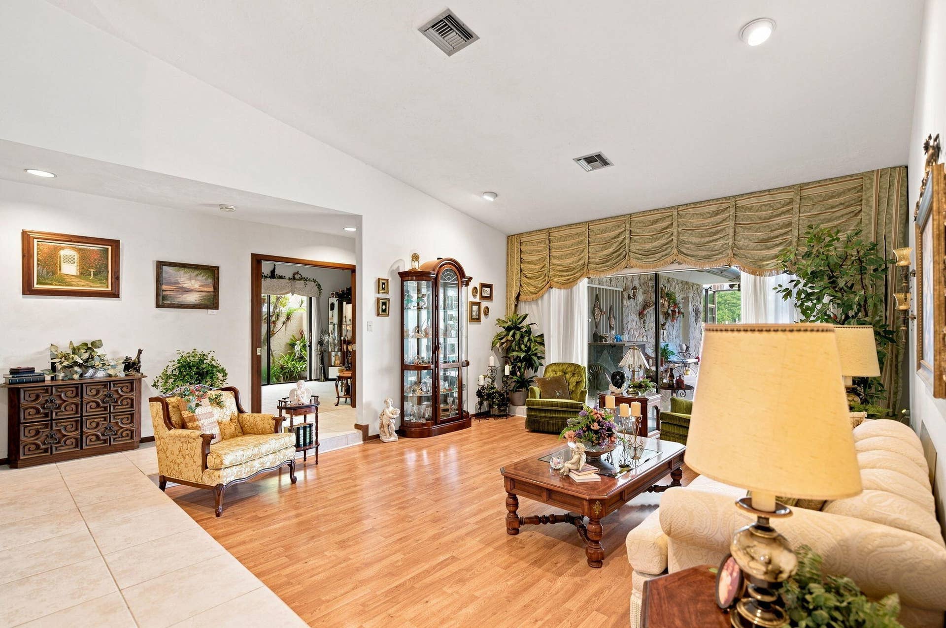 12-web-or-mls-11613-sunfish-way