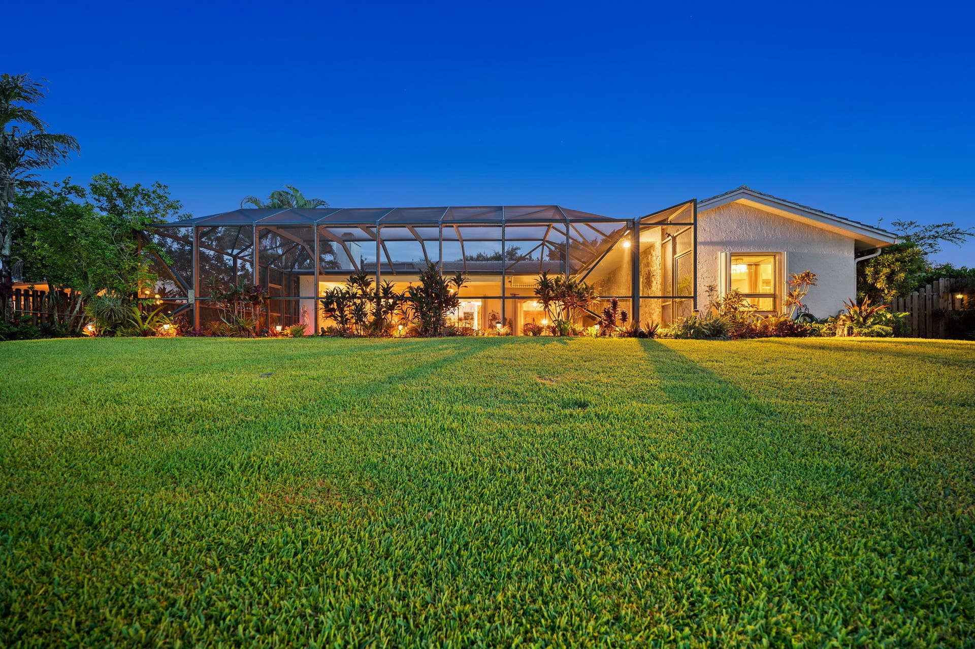 48-web-or-mls-11613-sunfish-way