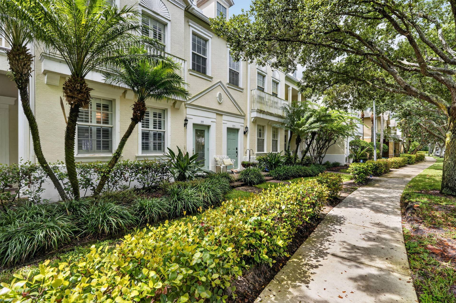 319 E BAY CEDAR Circle, Jupiter, FL 33458 .