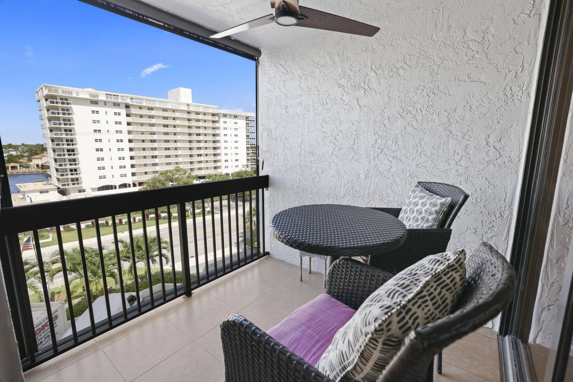 1155 Hillsboro Mile, #402, Hillsboro Beach, FL 33062 1155 Hillsboro Mile 402 - 24.jpg-SMALL