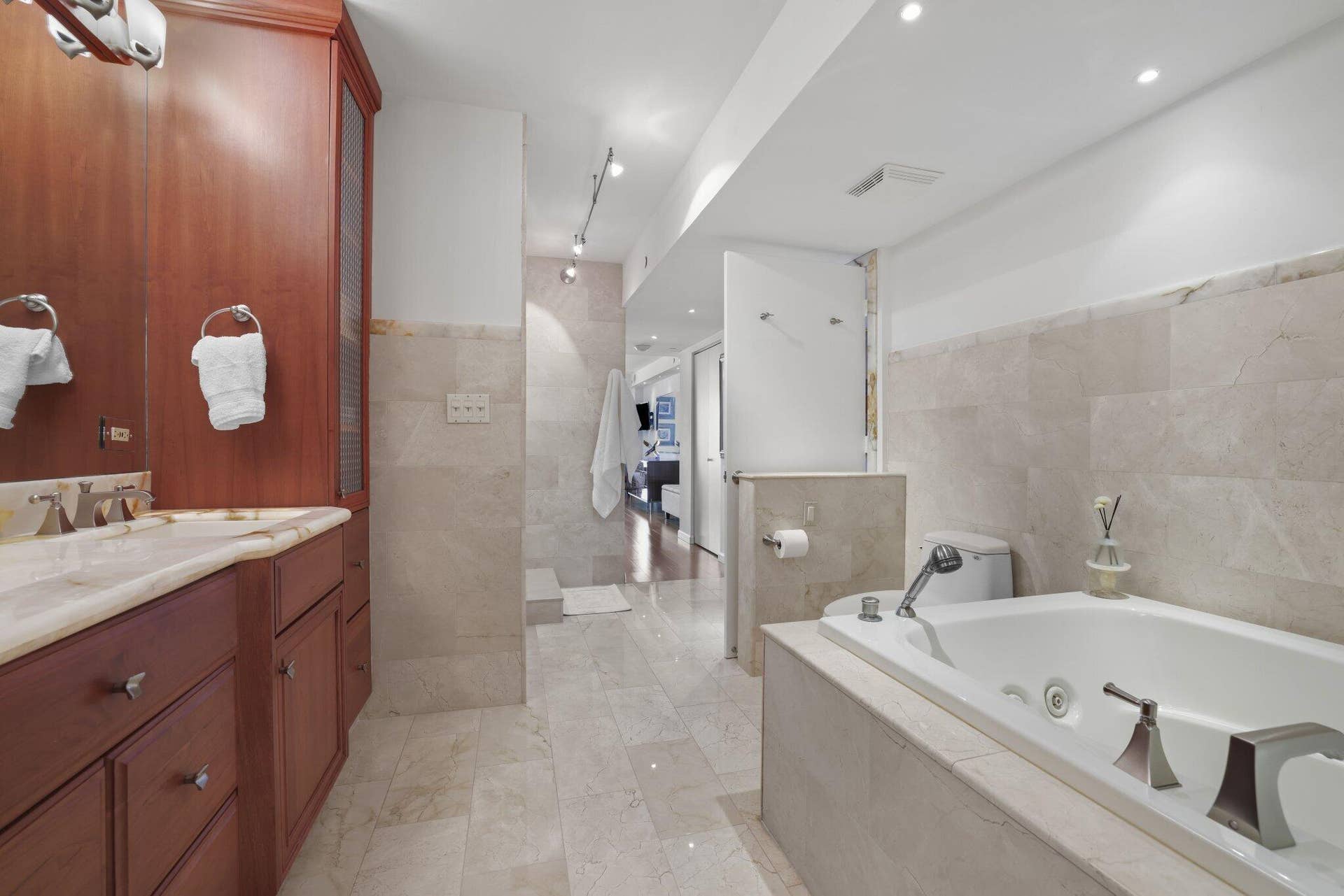1155 Hillsboro Mile, #402, Hillsboro Beach, FL 33062 1155 Hillsboro Mile 402 - 35.jpg-SMALL