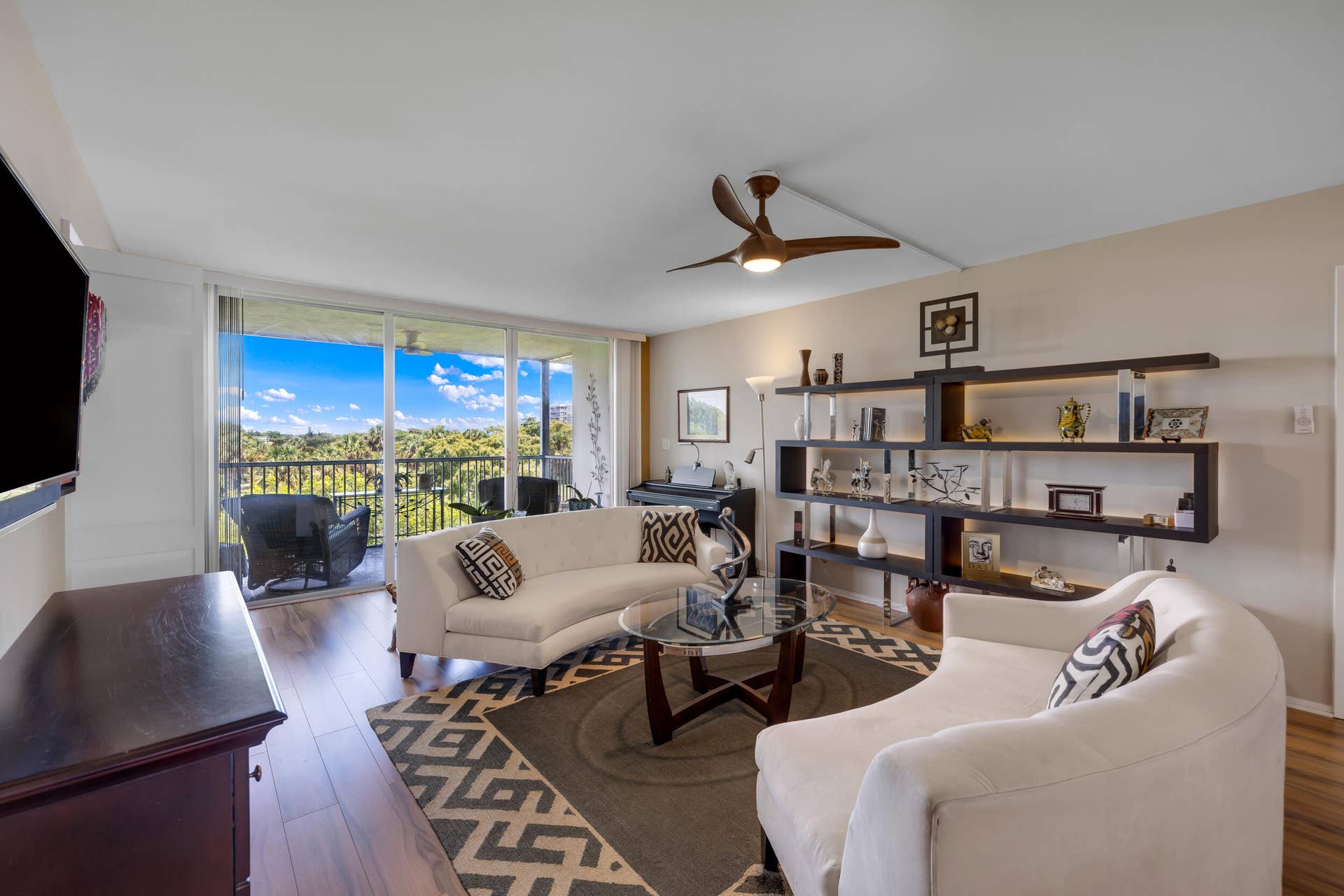 3960 Oaks Clubhouse Drive, #504, Pompano Beach, FL 33069 3960 Oaks Clubhouse Dr-Pompano Beach-Nat