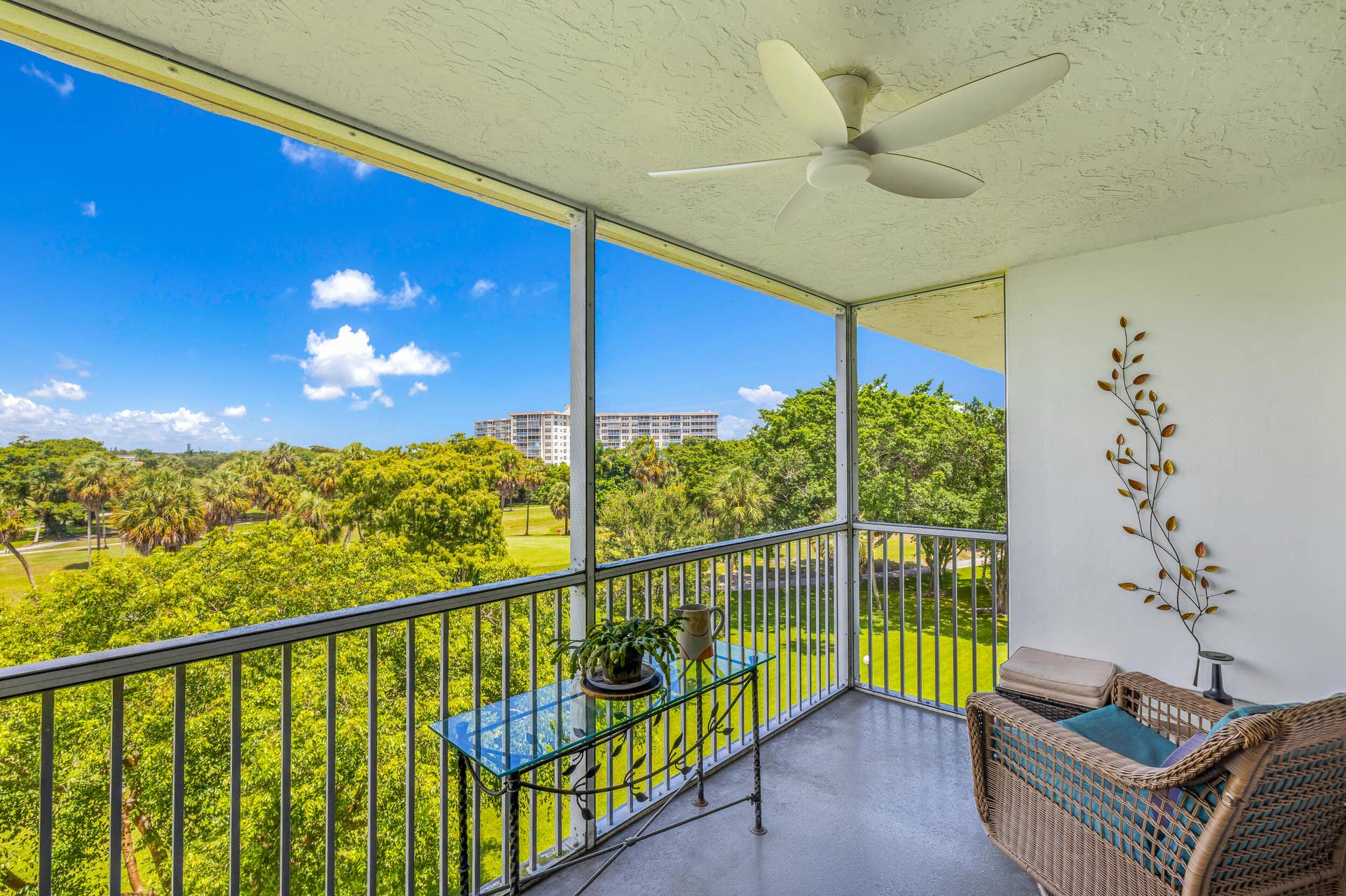3960 Oaks Clubhouse Drive, #504, Pompano Beach, FL 33069 3960 Oaks Clubhouse Dr-Pompano Beach-Nat