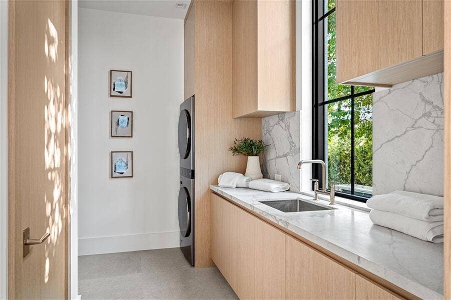 dash_LAUNDRY_ROOM_1