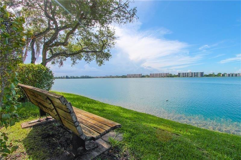 109 Lake Emerald Drive, #110, Oakland Park, FL 33309 Photo 29