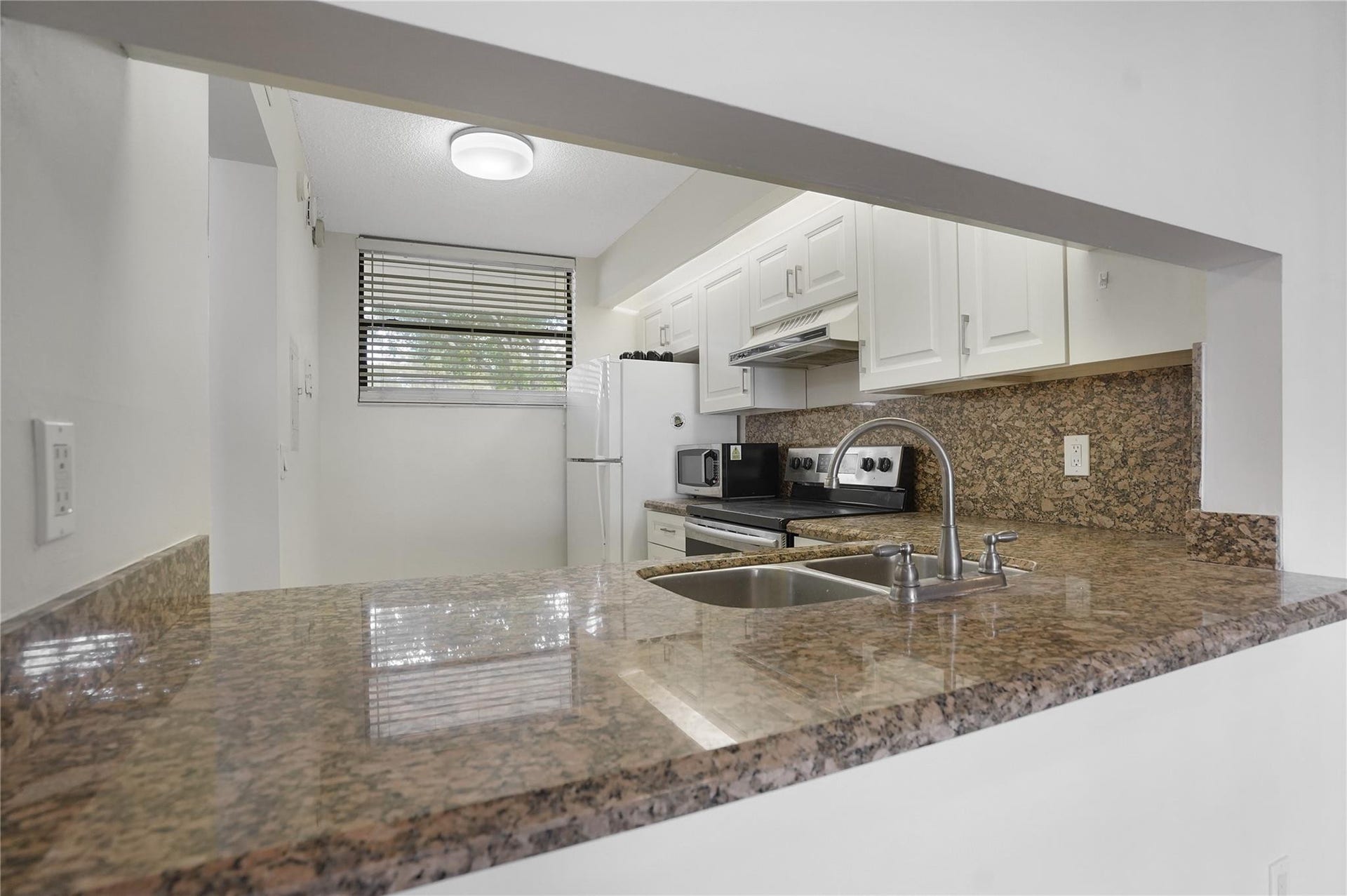 109 Lake Emerald Drive, #110, Oakland Park, FL 33309 Photo 4