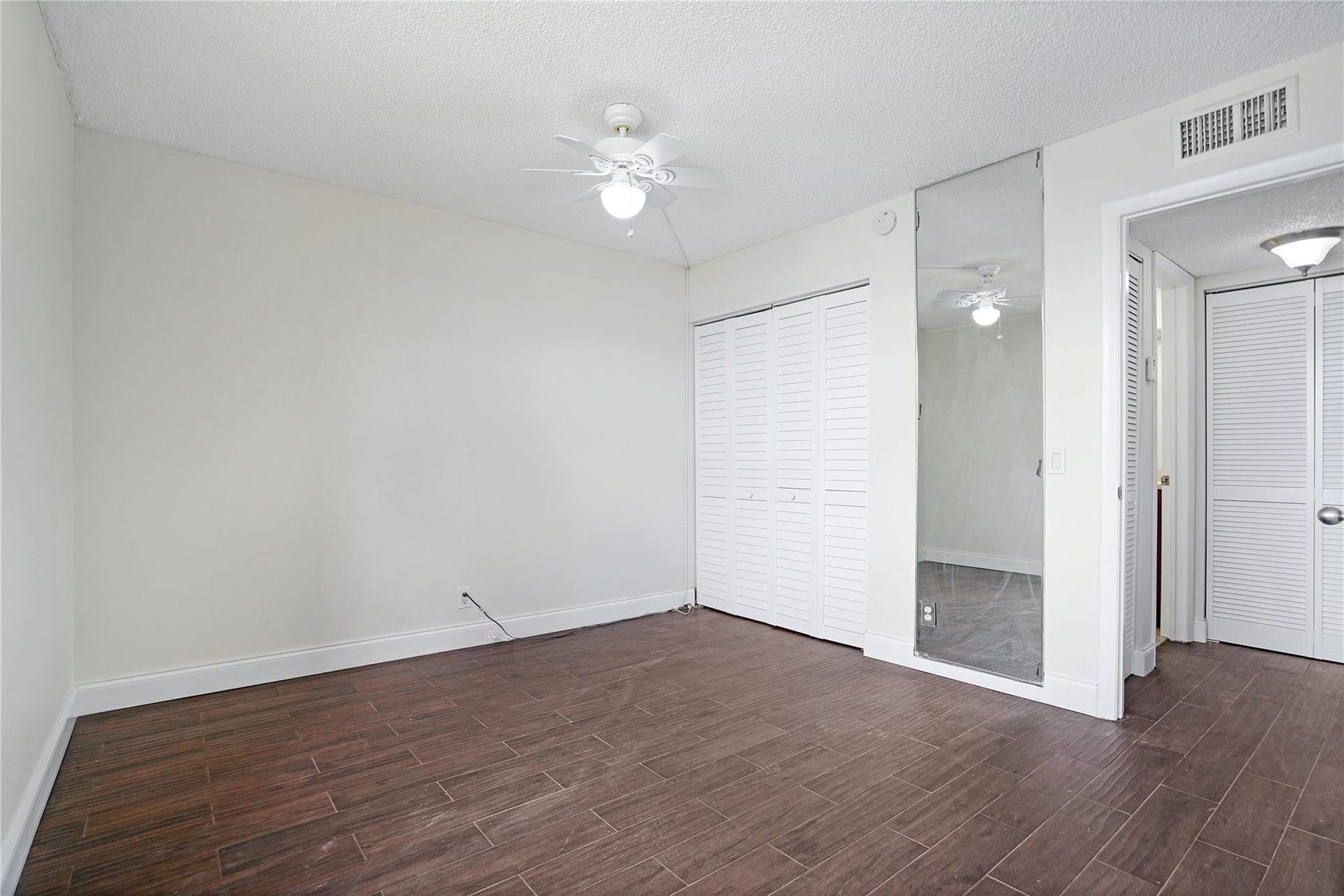 109 Lake Emerald Drive, #110, Oakland Park, FL 33309 Photo 25