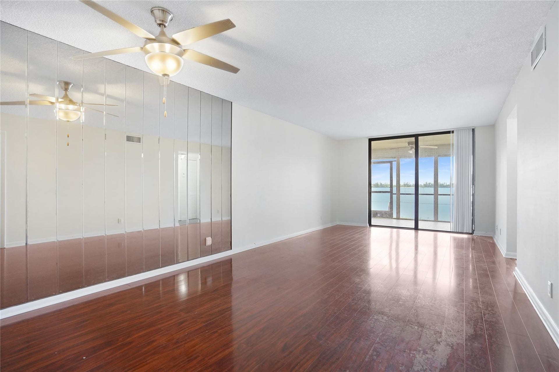 109 Lake Emerald Drive, #110, Oakland Park, FL 33309 Photo 10