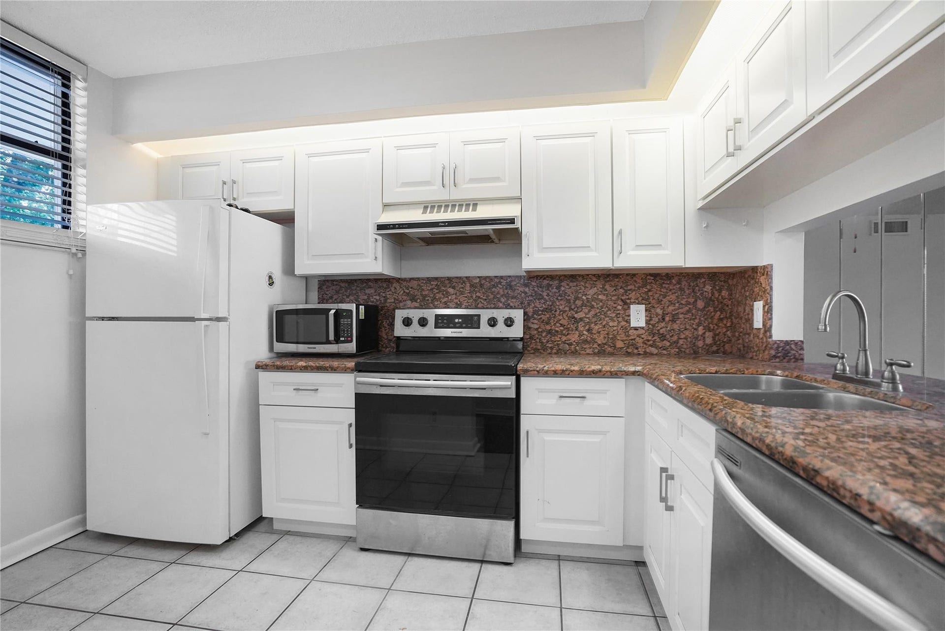 109 Lake Emerald Drive, #110, Oakland Park, FL 33309 Photo 5