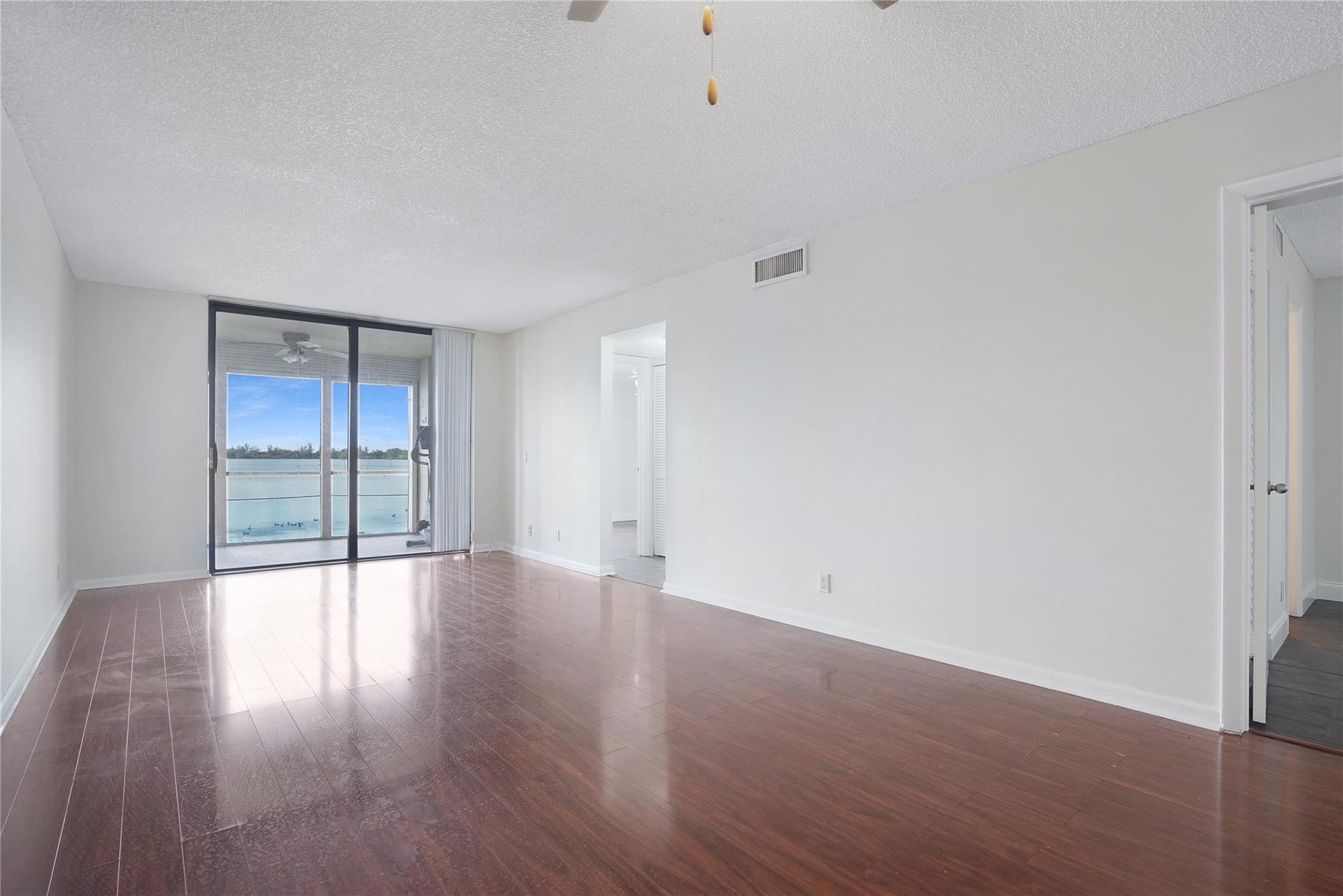 109 Lake Emerald Drive, #110, Oakland Park, FL 33309 Photo 12