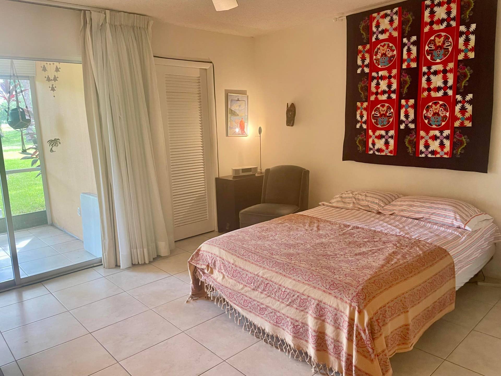 159 KESWICK C, Deerfield Beach, FL 33442 Primary Bedroom with Large Walk In Closet & Sliding Doors to the Patio